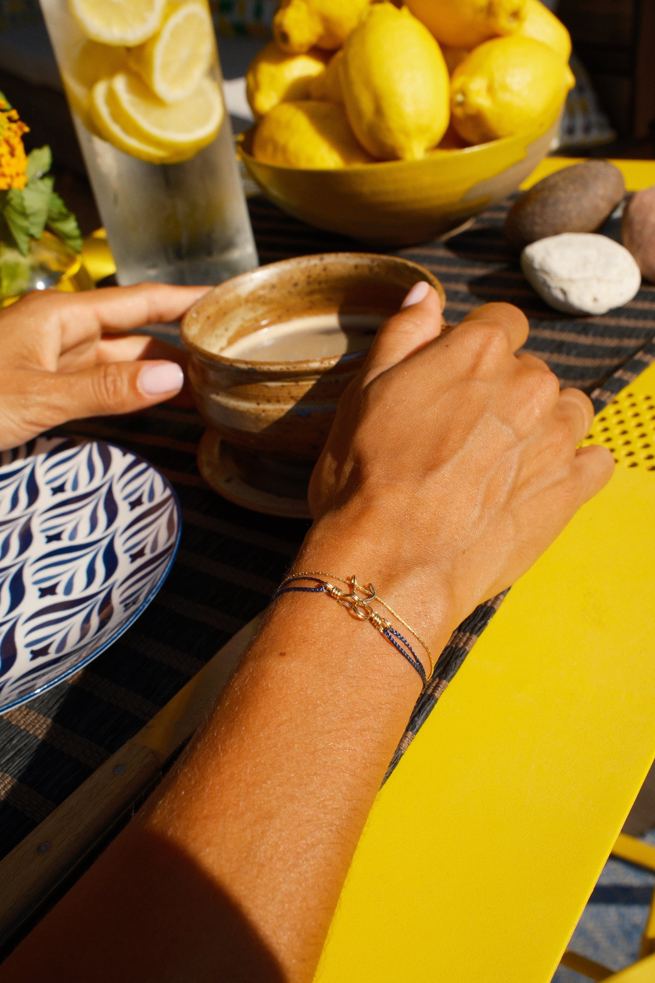 Bracelet prénom : comment choisir la matière, la taille de lettrage et le bon modèle