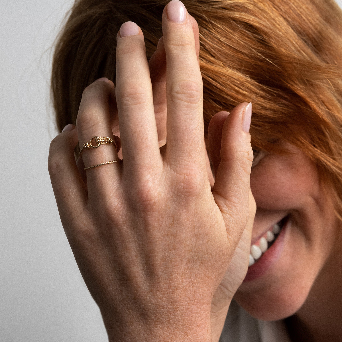 Ring Attache moi Encore — Detail des Golddrahts, Gelbes Goldfilled