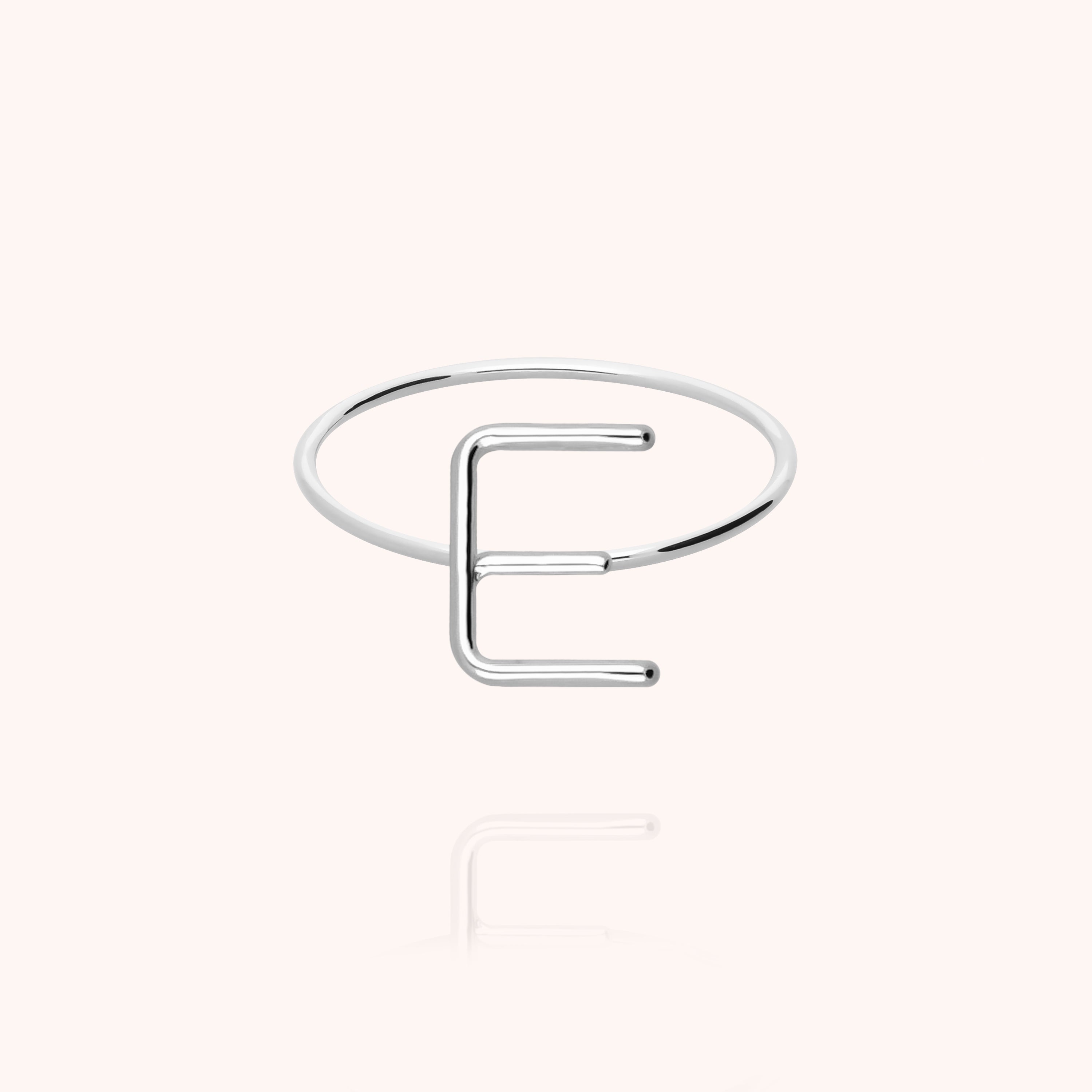 Bague Capitale Initiale en or blanc 18K — qualité artisanale garantie