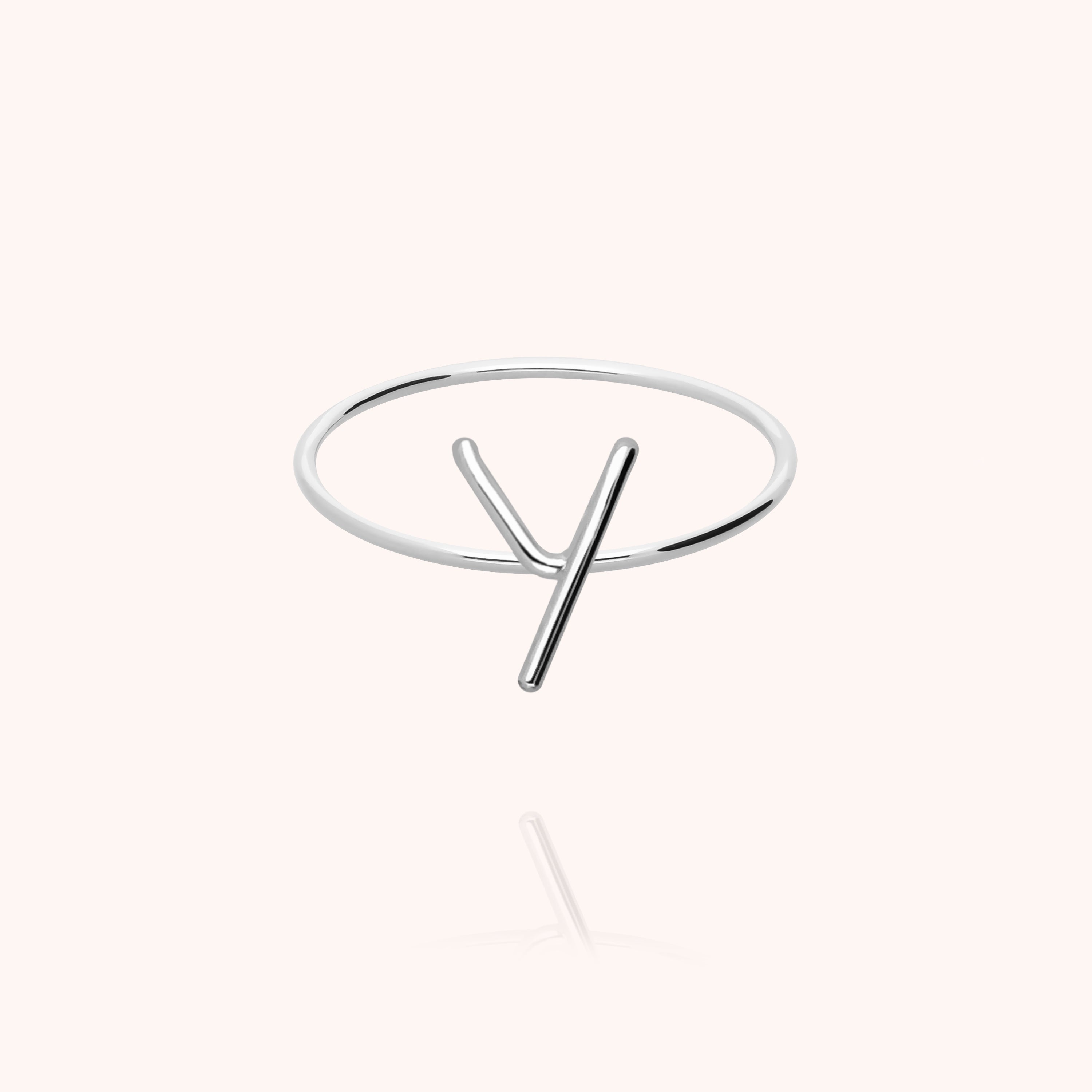 Bague Capitale Initiale en or blanc 18K — bague personnalisable Atelier Paulin