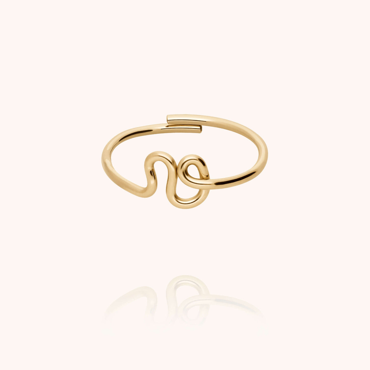 Anello Originale Iniziale, portato al dito