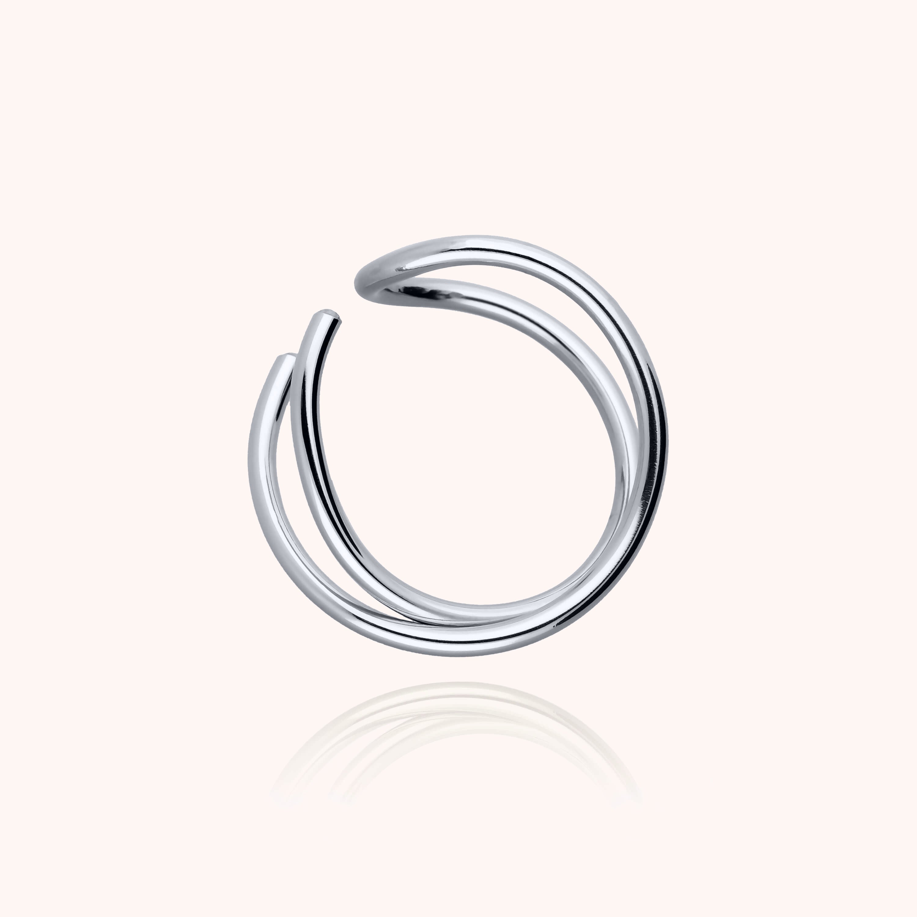 Bague Outline Lettre L — gros plan sur le fermoir, argent sterling 925