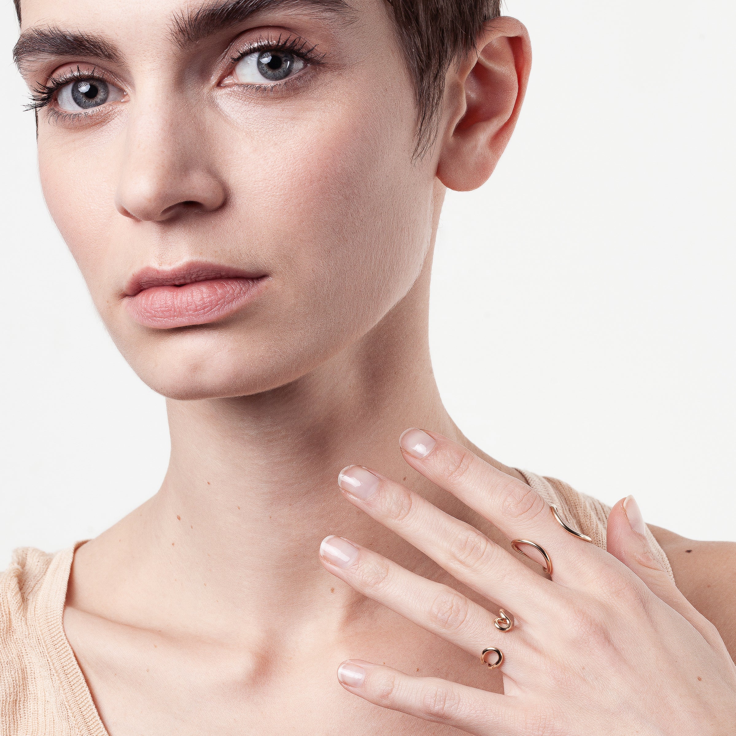Bague Outline Lettre O — cadeau idéal personnalisable
