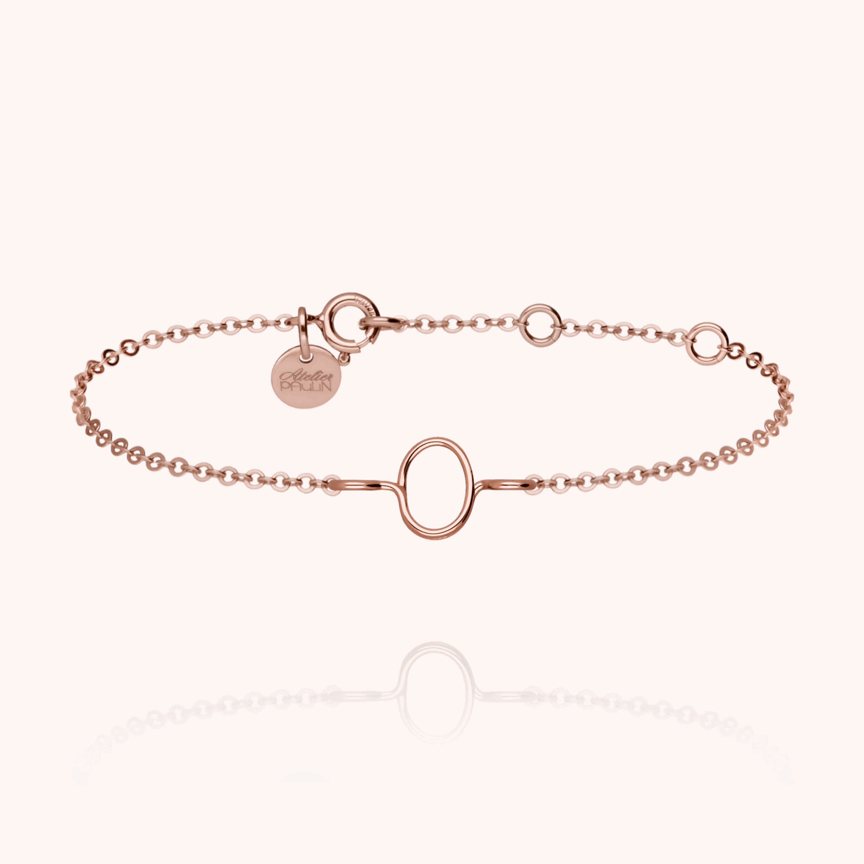 Bracelet Chaîne Initiale porté au poignet — qualité artisanale garantie