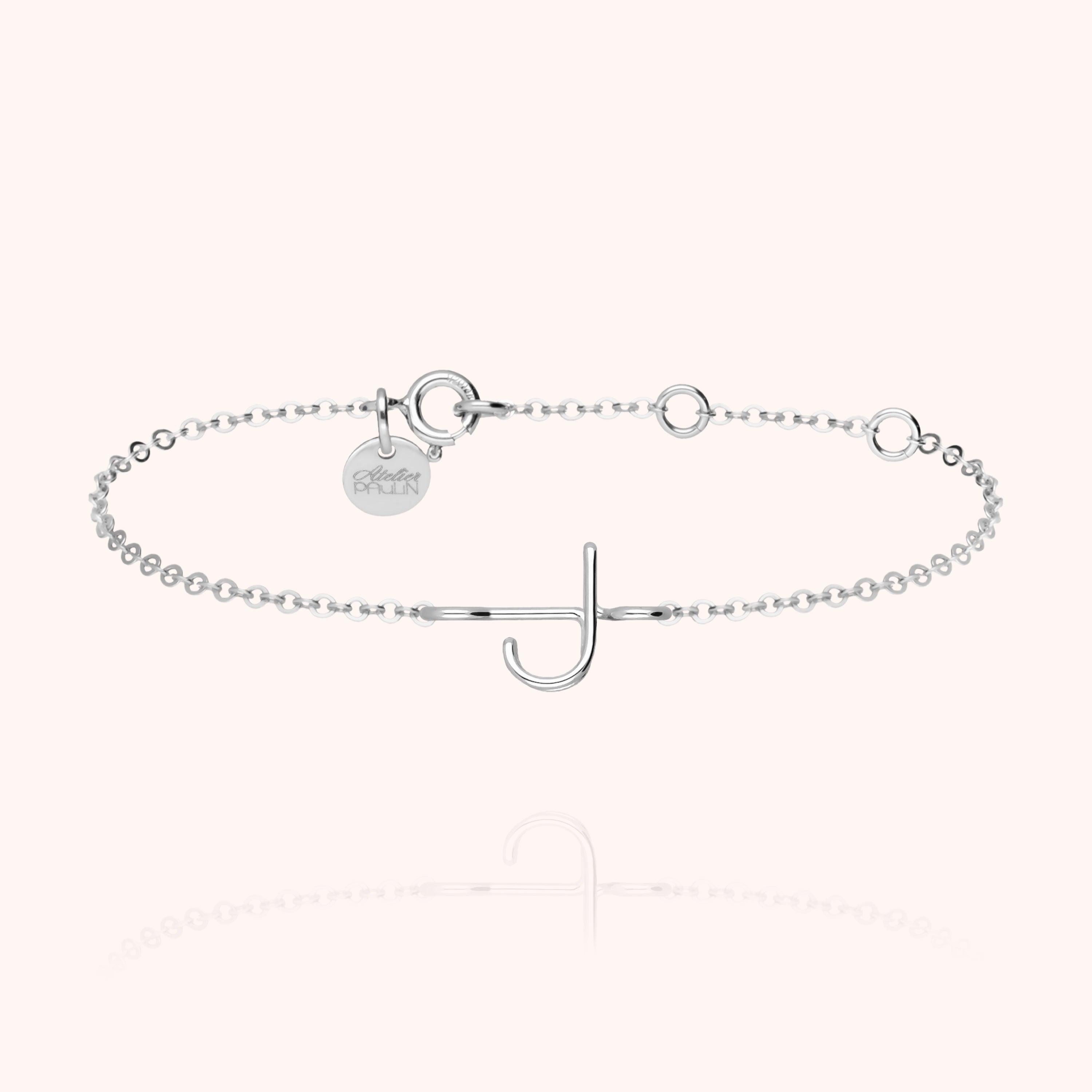 Bracelet Chaîne Initiale porté au poignet — qualité artisanale garantie