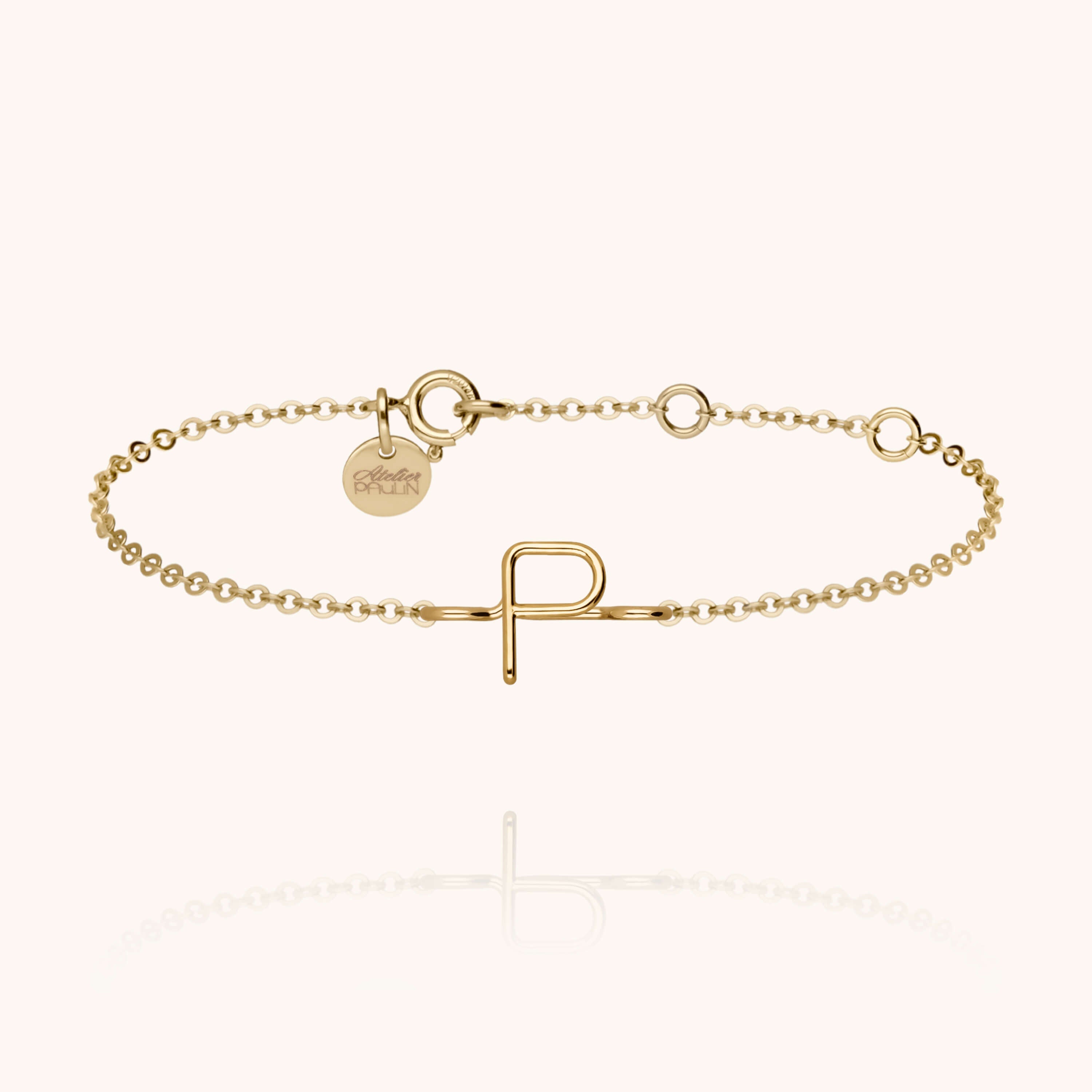 Bracelet Chaîne Initiale porté au poignet — qualité artisanale garantie