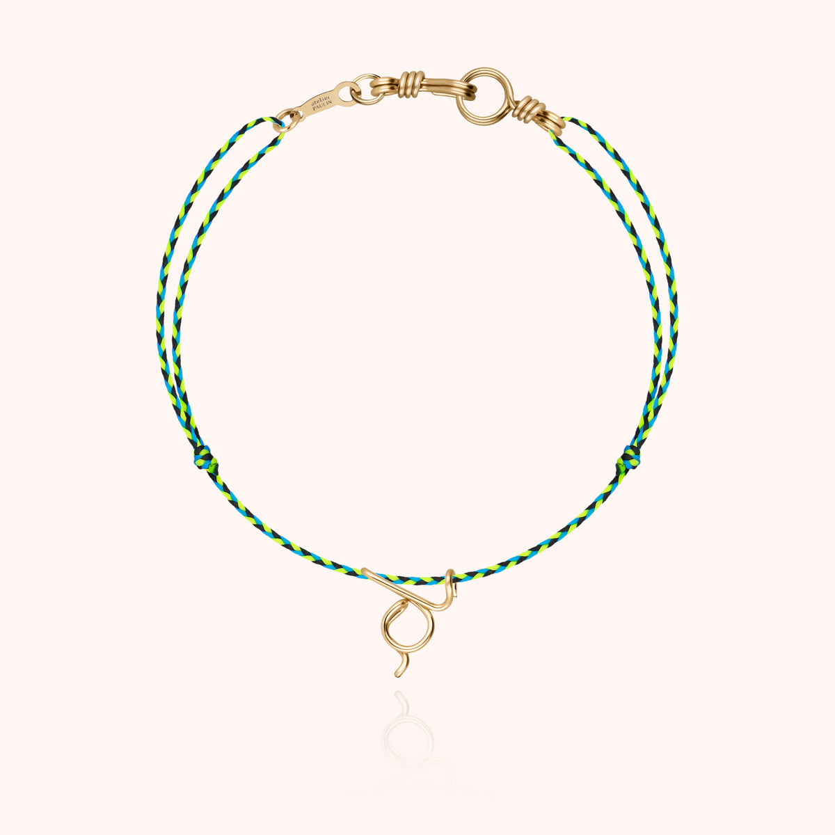 Armband Cordon Slim Knot Initiale Mini Attache moi „D" aus 18 Karat Gelbgold, grüne Kordel
