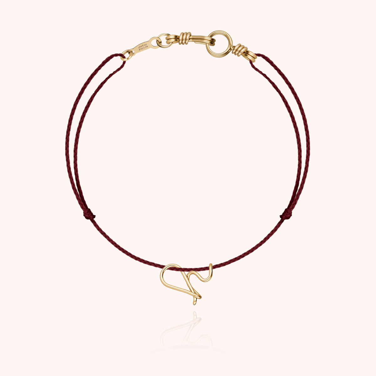Armband Kordel Uni Initiale Mini Attache moi „H" aus 18 Karat Gelbgold, pflaumenfarbene Kordel