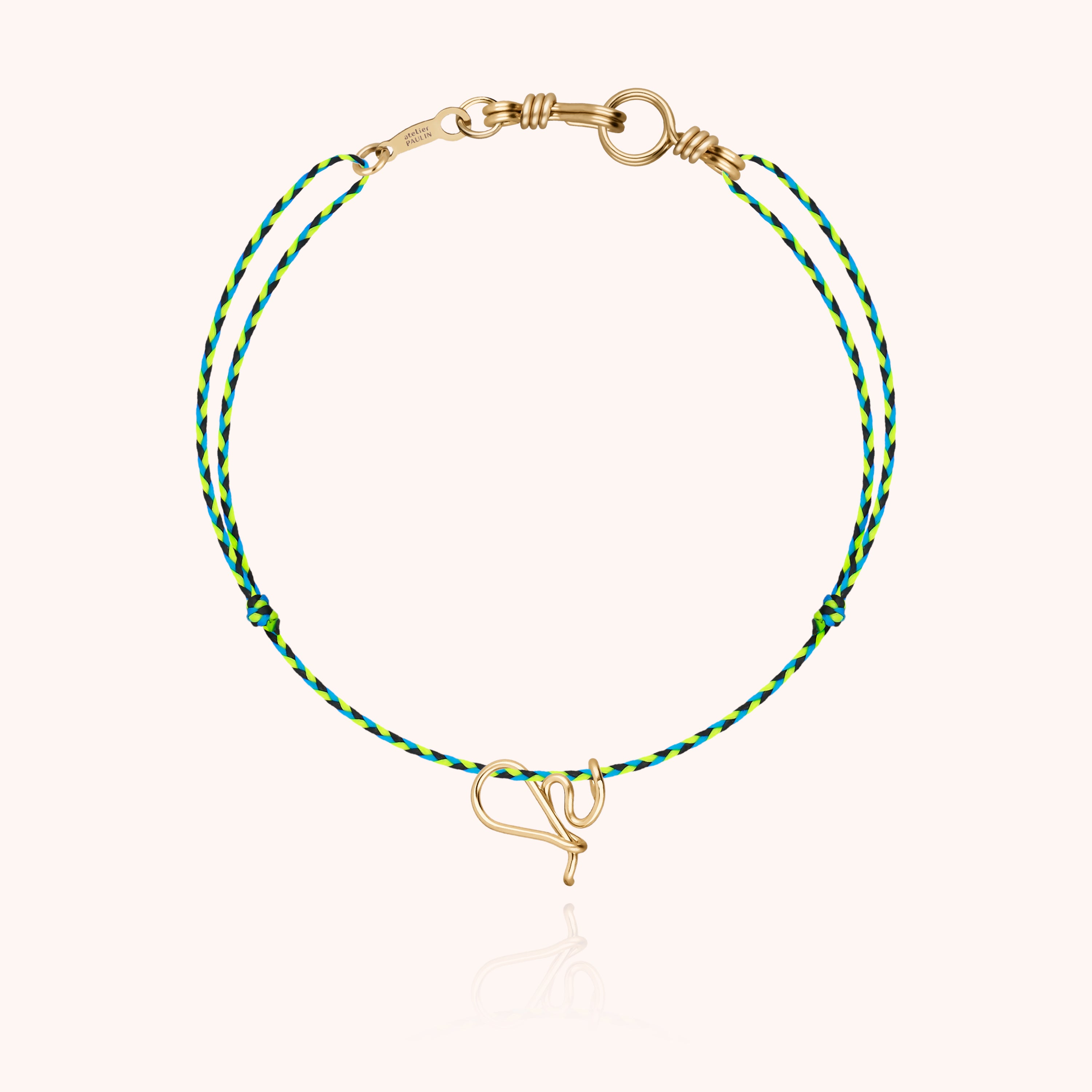 Bracelet Cordon Initiale Mini Attache moi en or jaune laminé — bracelet personnalisable Atelier Paulin