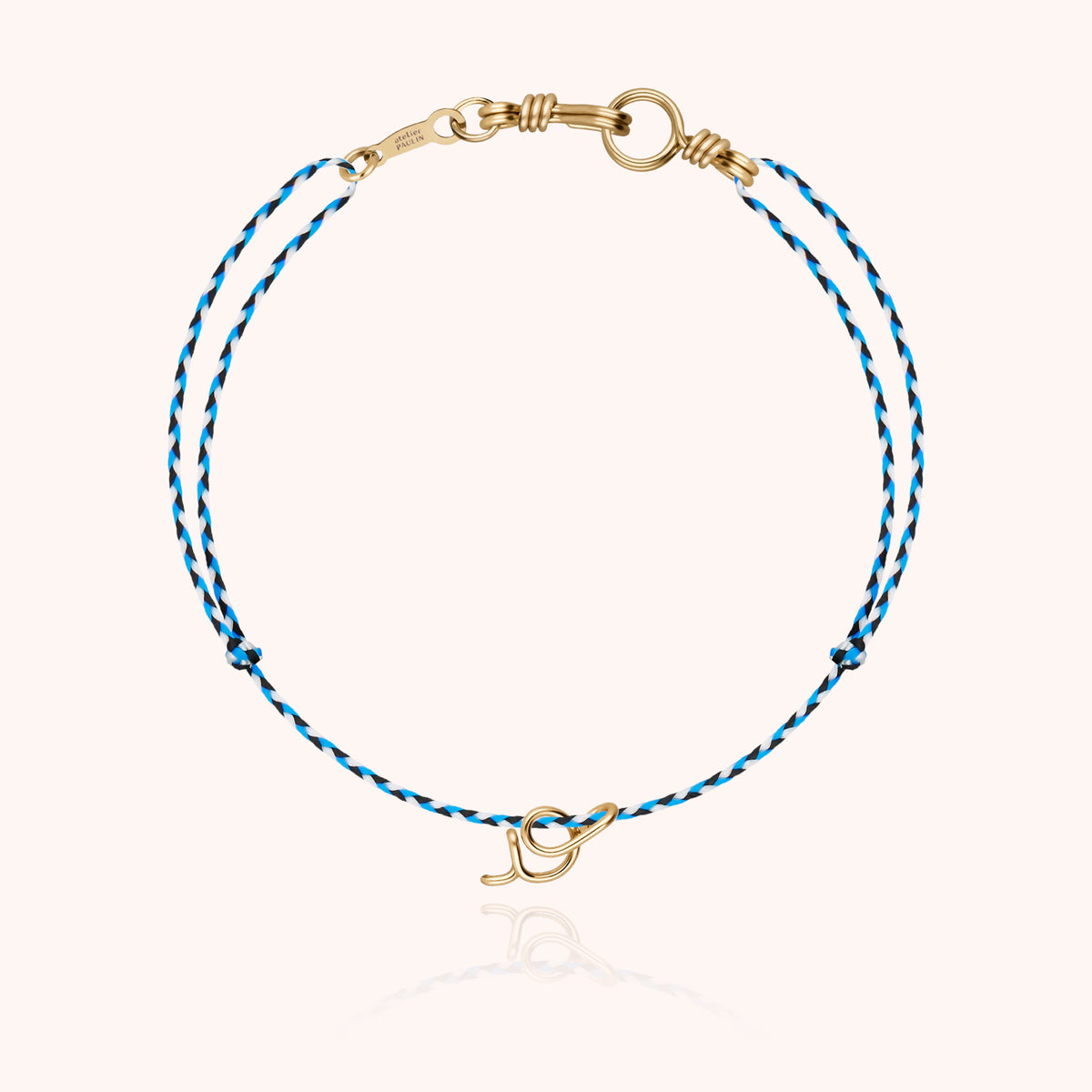Bracciale Cordino Slim Knot Iniziale Mini Attache moi « O » in filo d'oro giallo 18kt, cordino blu