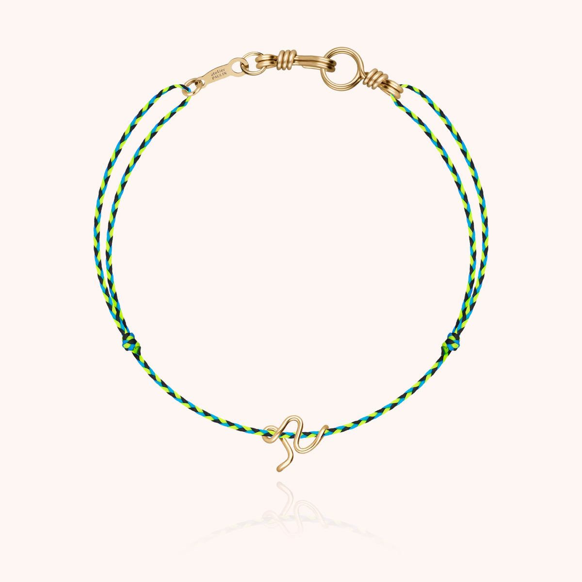 Bracciale Cordino Slim Knot Iniziale Mini Attache moi « R » in filo d'oro giallo 18kt, cordino verde