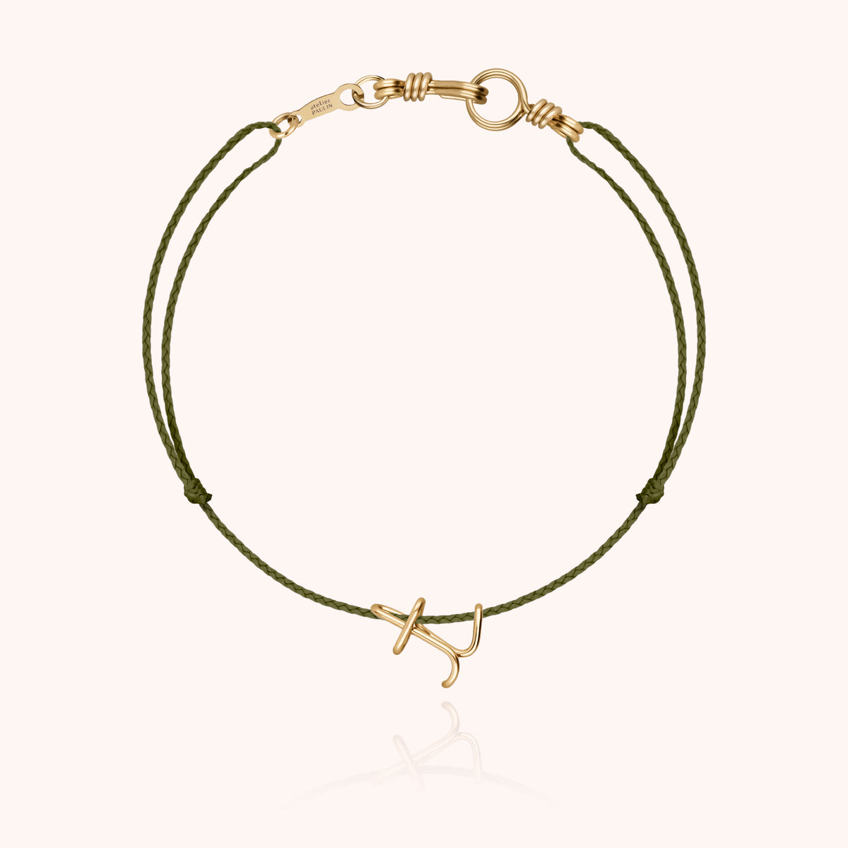 Armband Kordel Uni Initiale Mini Attache moi „T" aus 18 Karat Gelbgold, Kordel Khaki