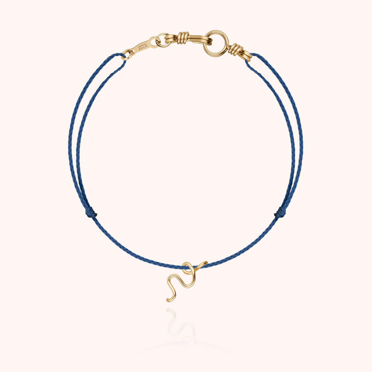 Armband Kordel Uni Initiale Mini Attache moi „V" aus 18 Karat Gelbgold, Kordel Mineralblau