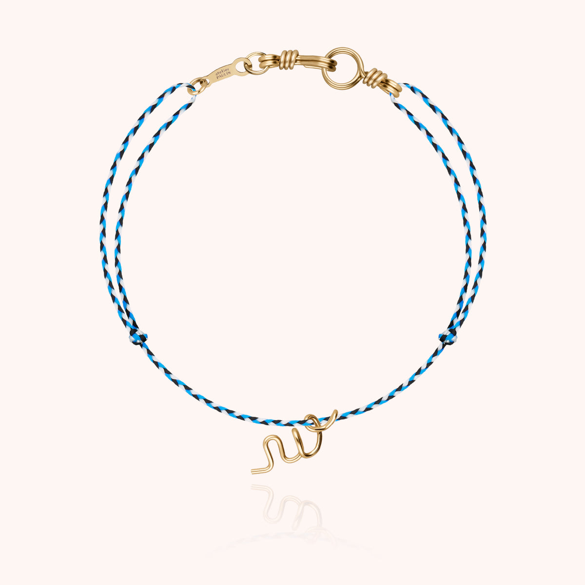 Armband Kordel Slim Knot Initiale Mini Attache moi „W" aus 18 Karat Gelbgold, blaue Kordel