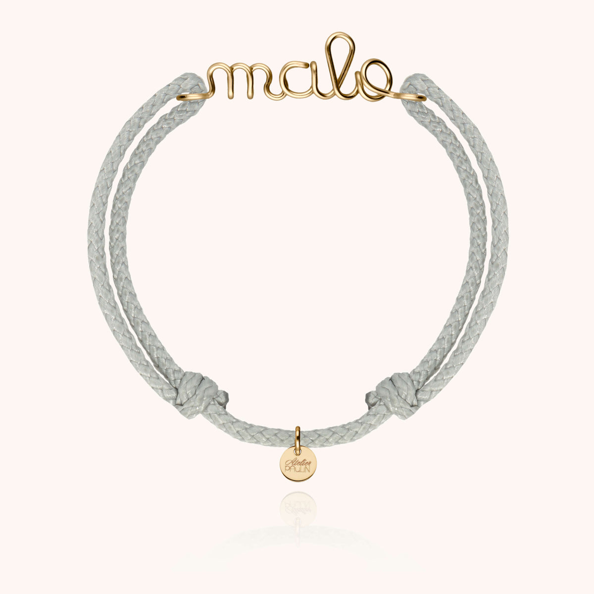 Dettaglio della modellatura a mano su Bracciale Cordino Cerato Personalizzato Uomo in filo d'oro giallo laminato 14k