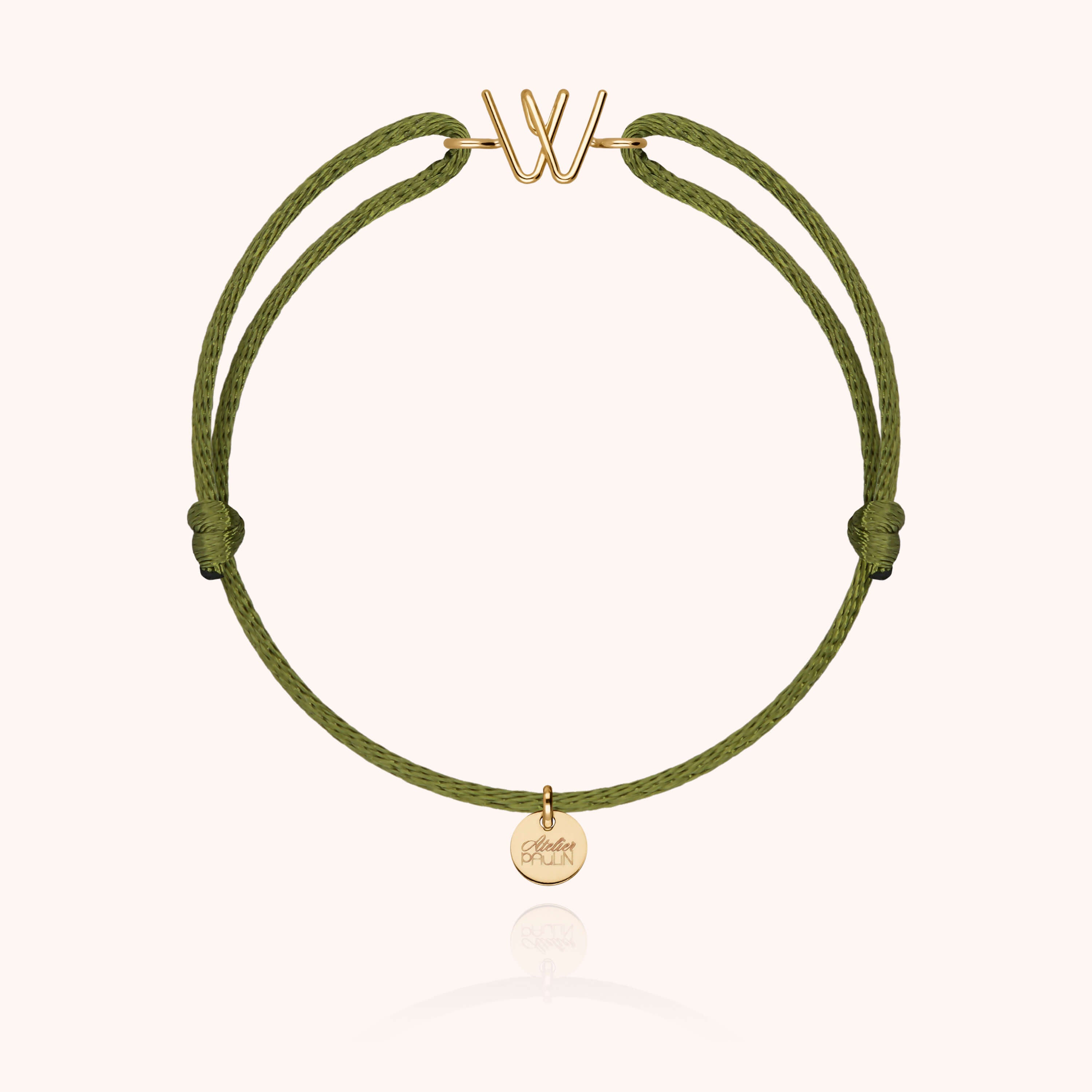 Bracelet Cordon Capitale Initiale porté au poignet — qualité artisanale garantie