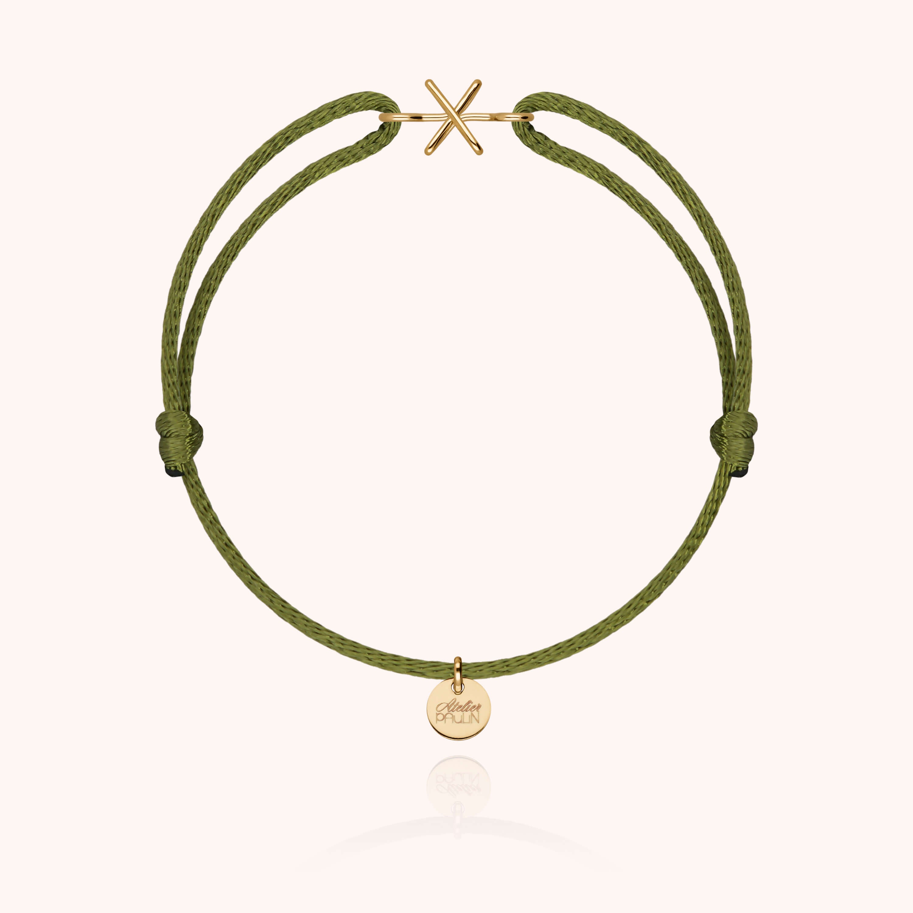 Bracelet Cordon Capitale Initiale porté au poignet — qualité artisanale garantie