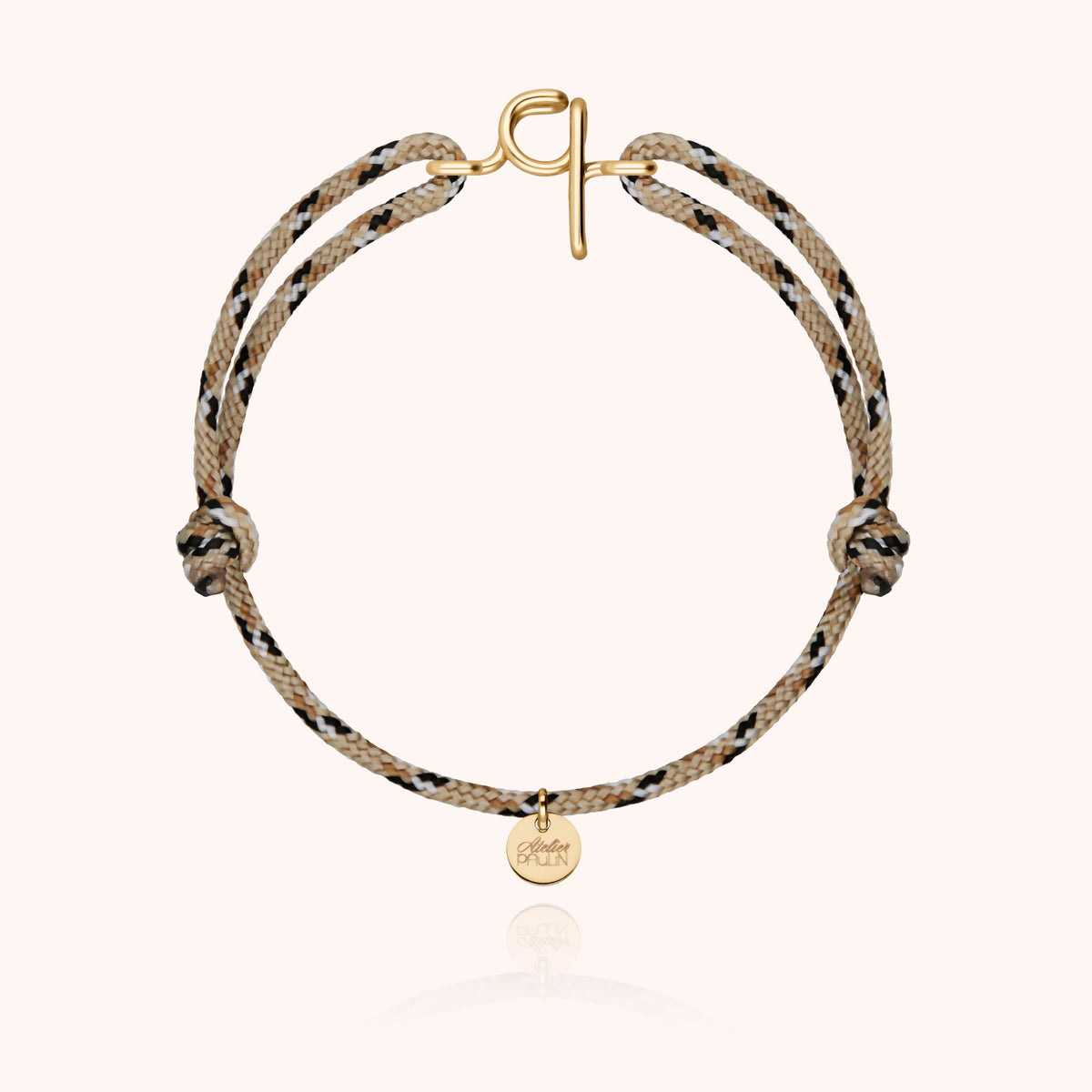 Bracciale Cordino Knot Iniziale Uomo personalizzato, portato al polso
