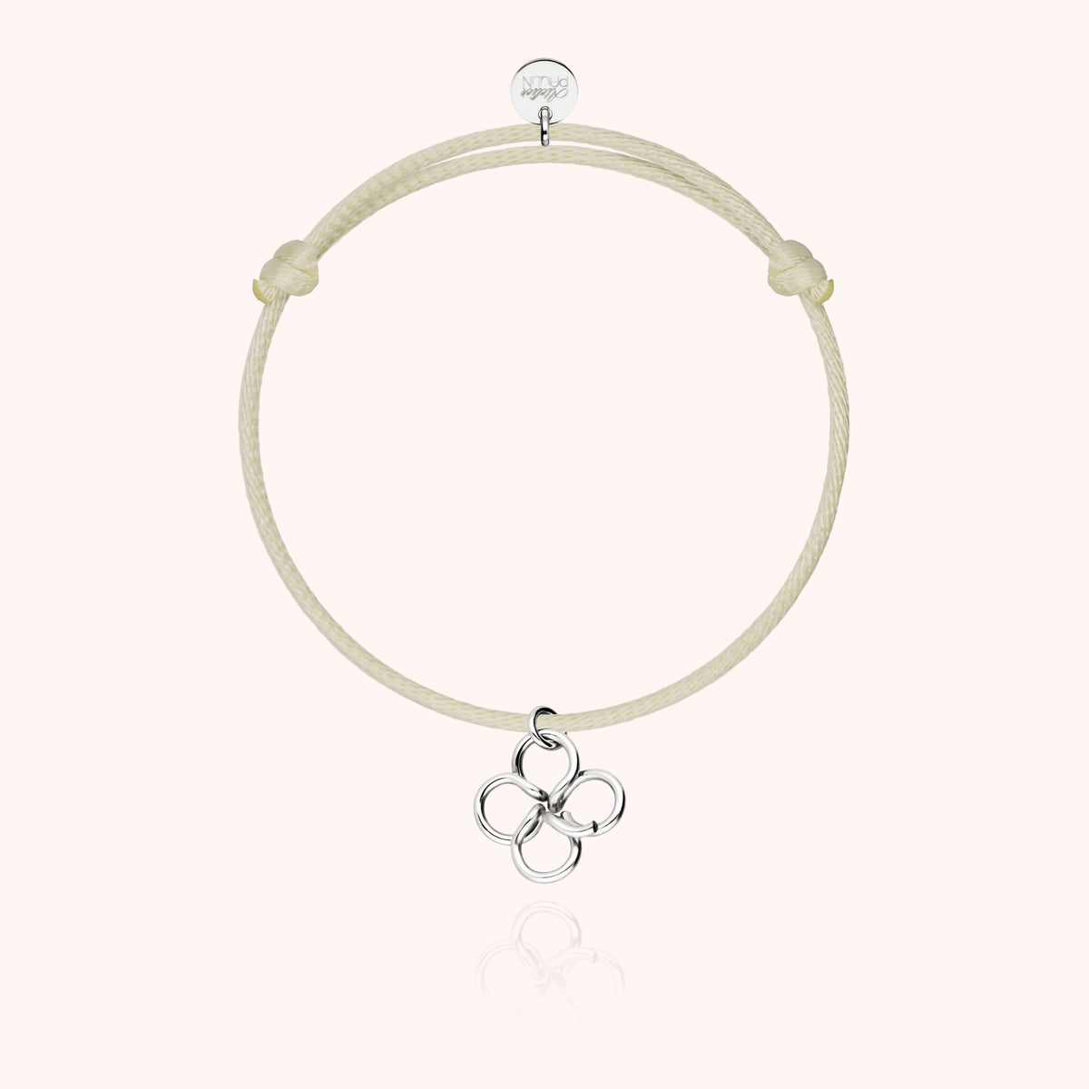 Armband mit Kordel Kleeblatt aus 750er Weißgold, Hauptansicht auf neutralem Hintergrund