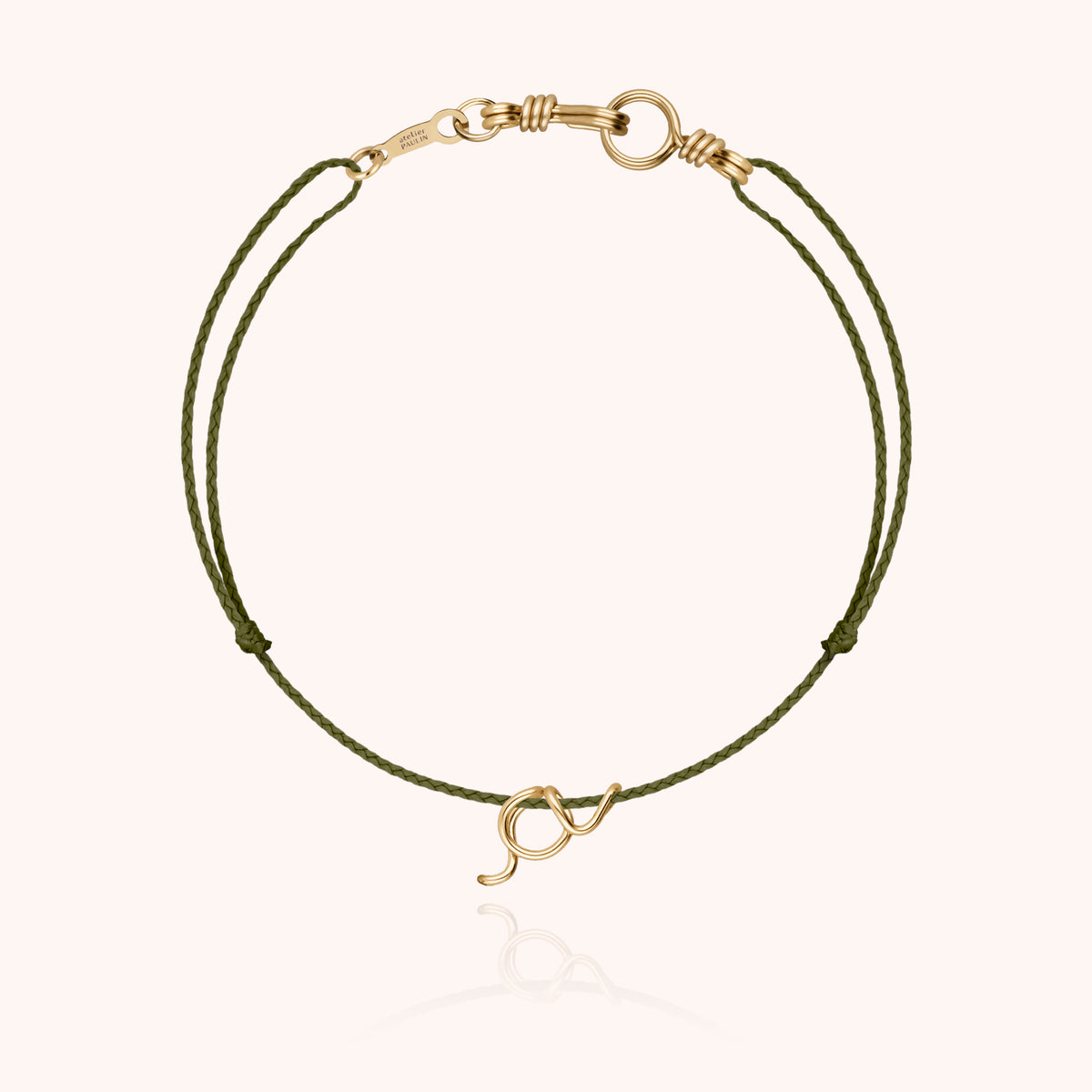Anhänger Atelier Paulin aus Goldfilled am personalisierten Kordelarmband