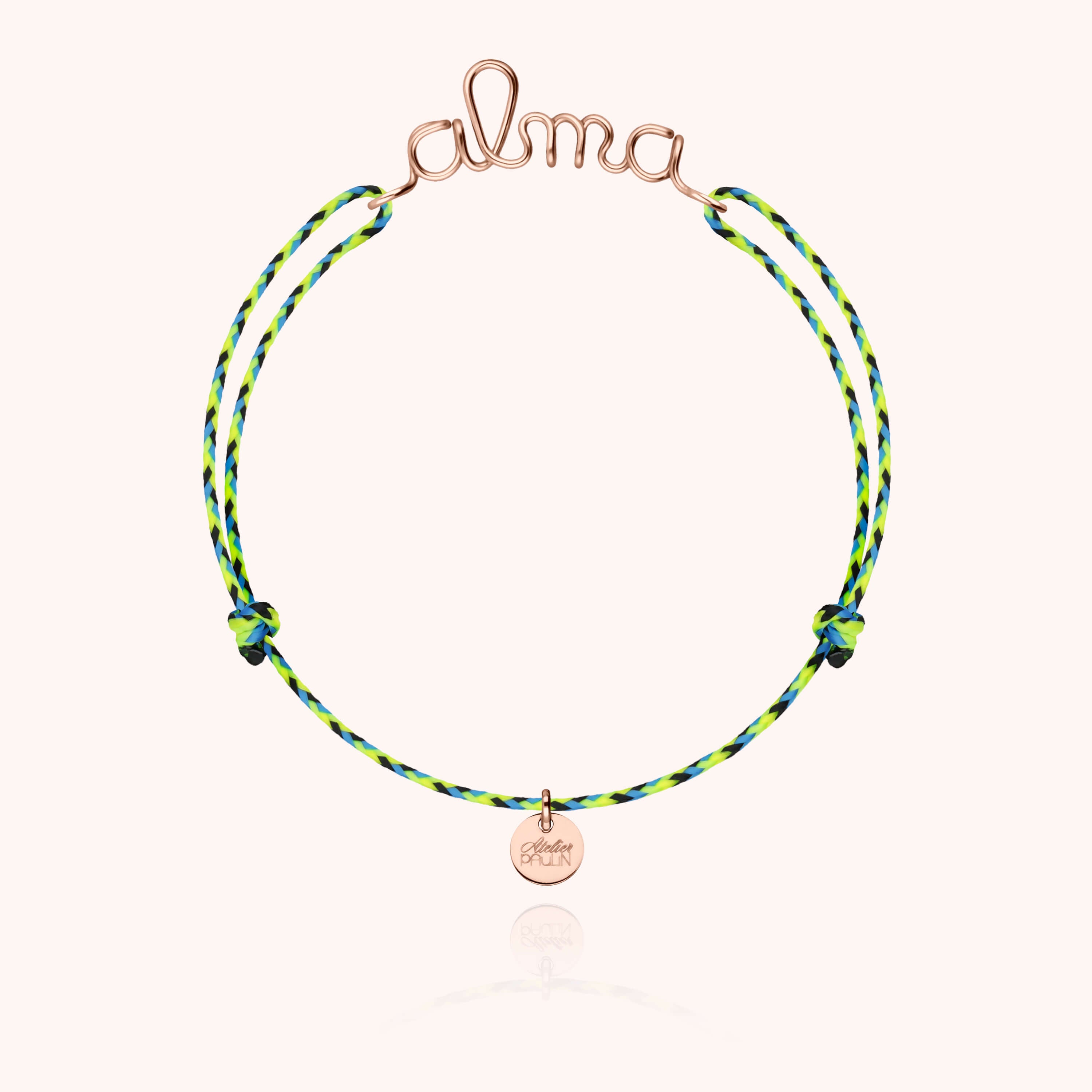 Détail façonnage prénom personnalisé bracelet cordon or façonnage main sans soudure - or rose 750/1000