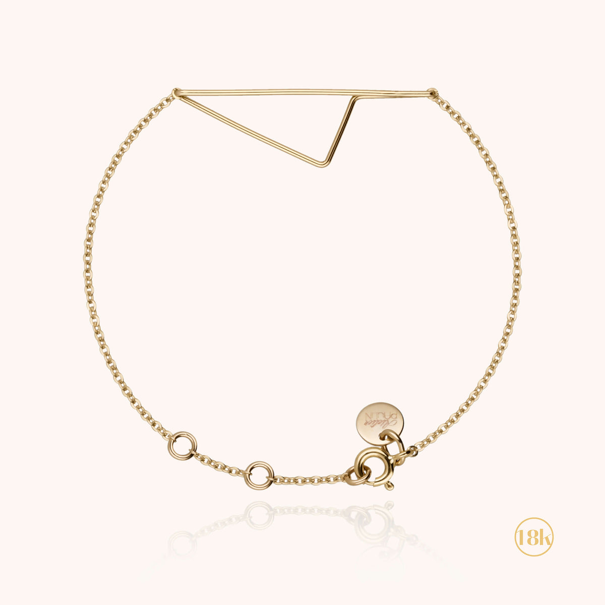 Dettaglio della modellatura a mano su Bracciale Corsica in filo d'oro giallo 18kt