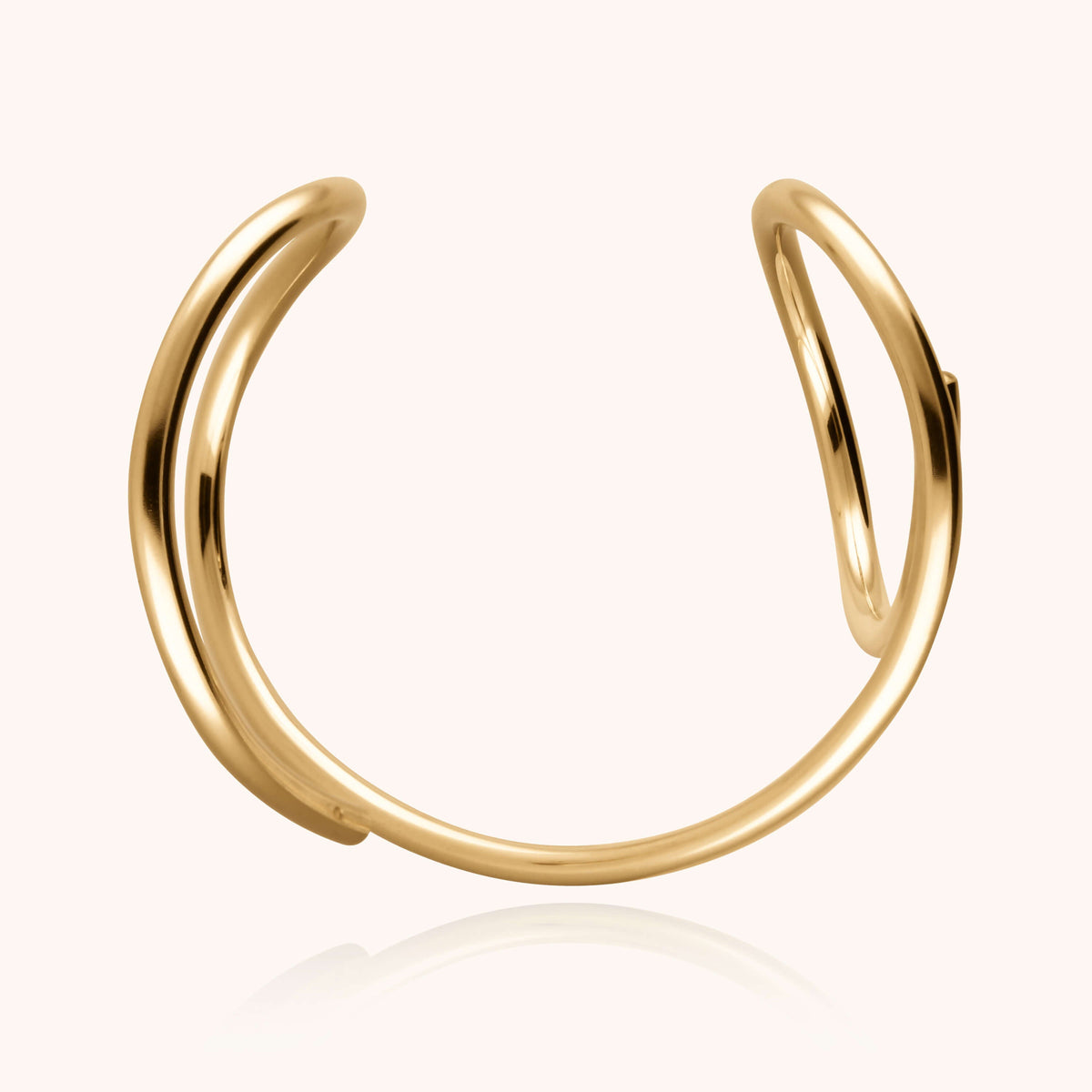 Manschettenarmband Outline Buchstabe O — ideales personalisierbares Geschenk