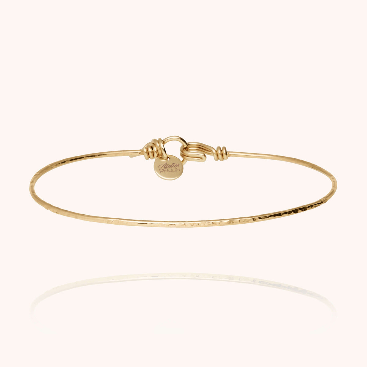 Armband Nude Gehämmert aus gelbem Goldfilled — von Hand geformt in Paris