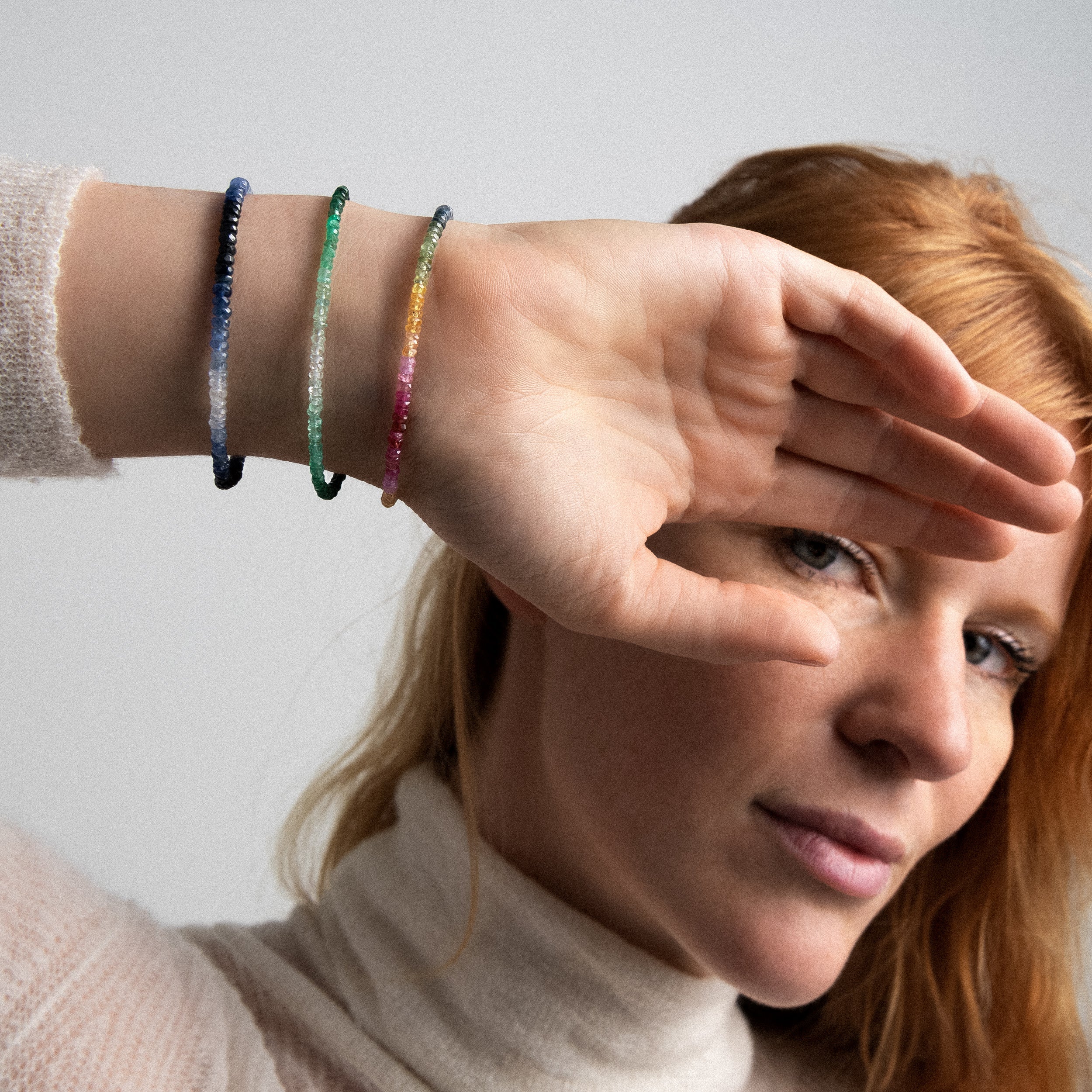 Bracelet Rivière - émeraude — détail façonnage à la main