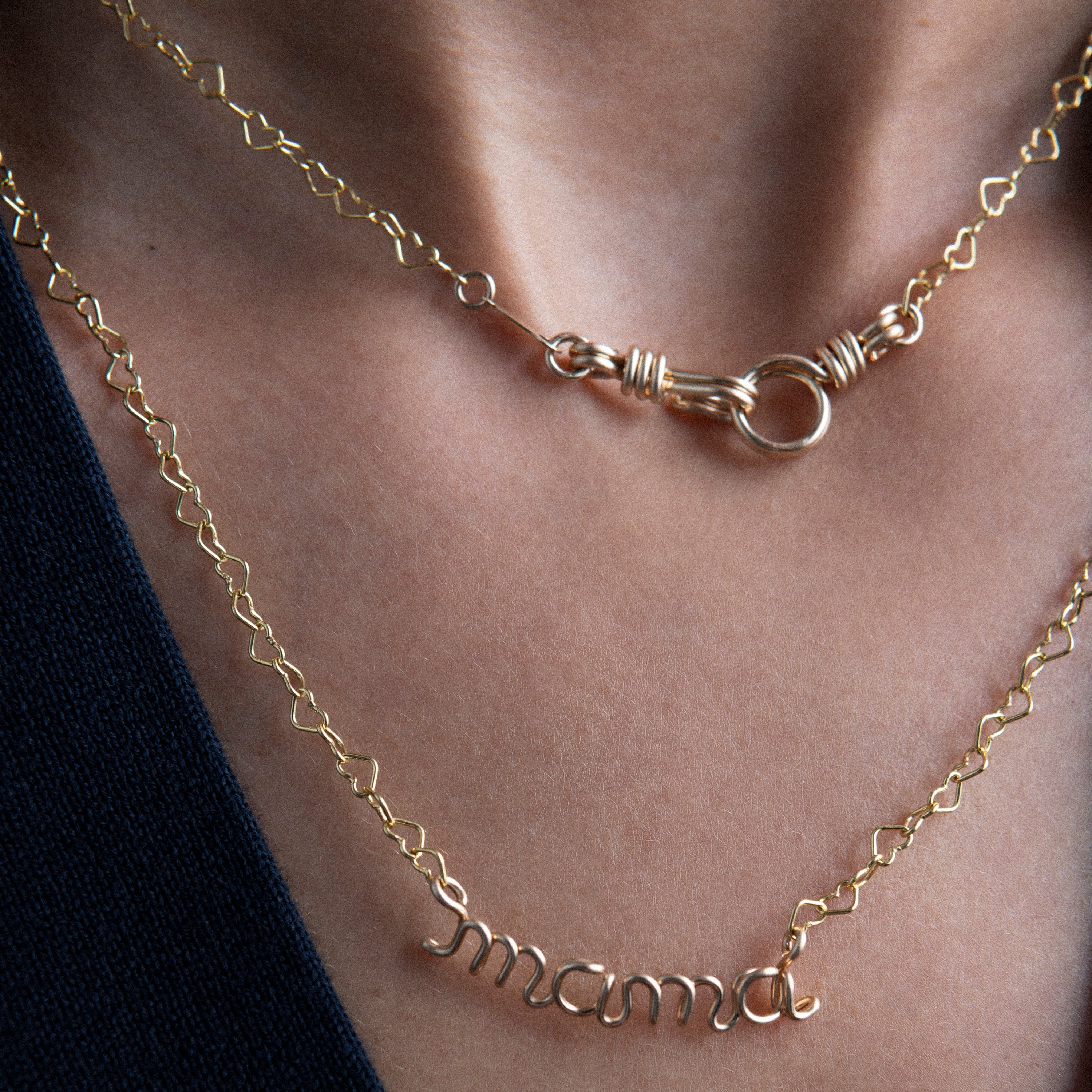 Collier Richelieu Chaîne Cœur Personnalisé porté au cou — livraison express sécurisée