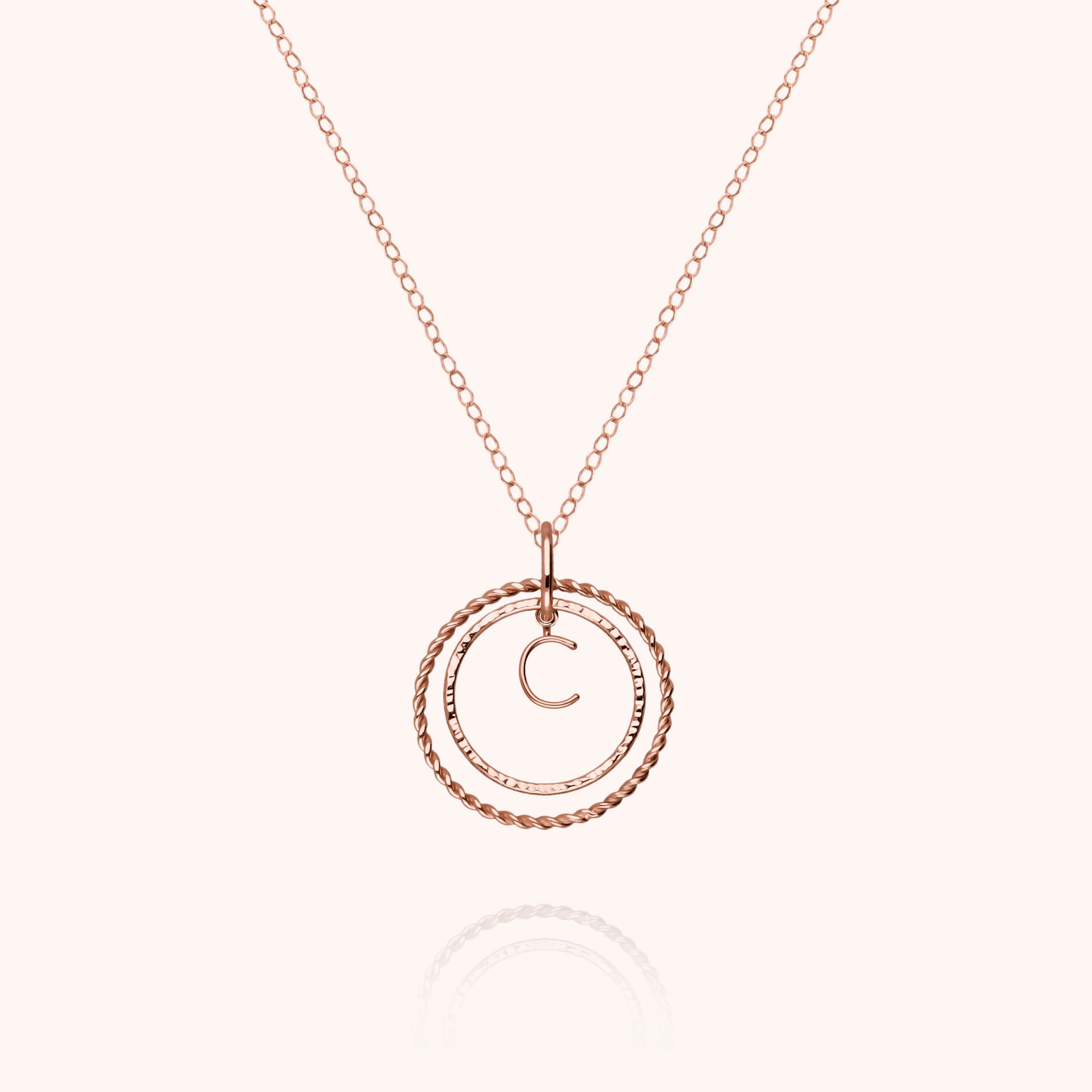 Collier Médaille Initiale initiale — idée cadeau bijou personnalisé