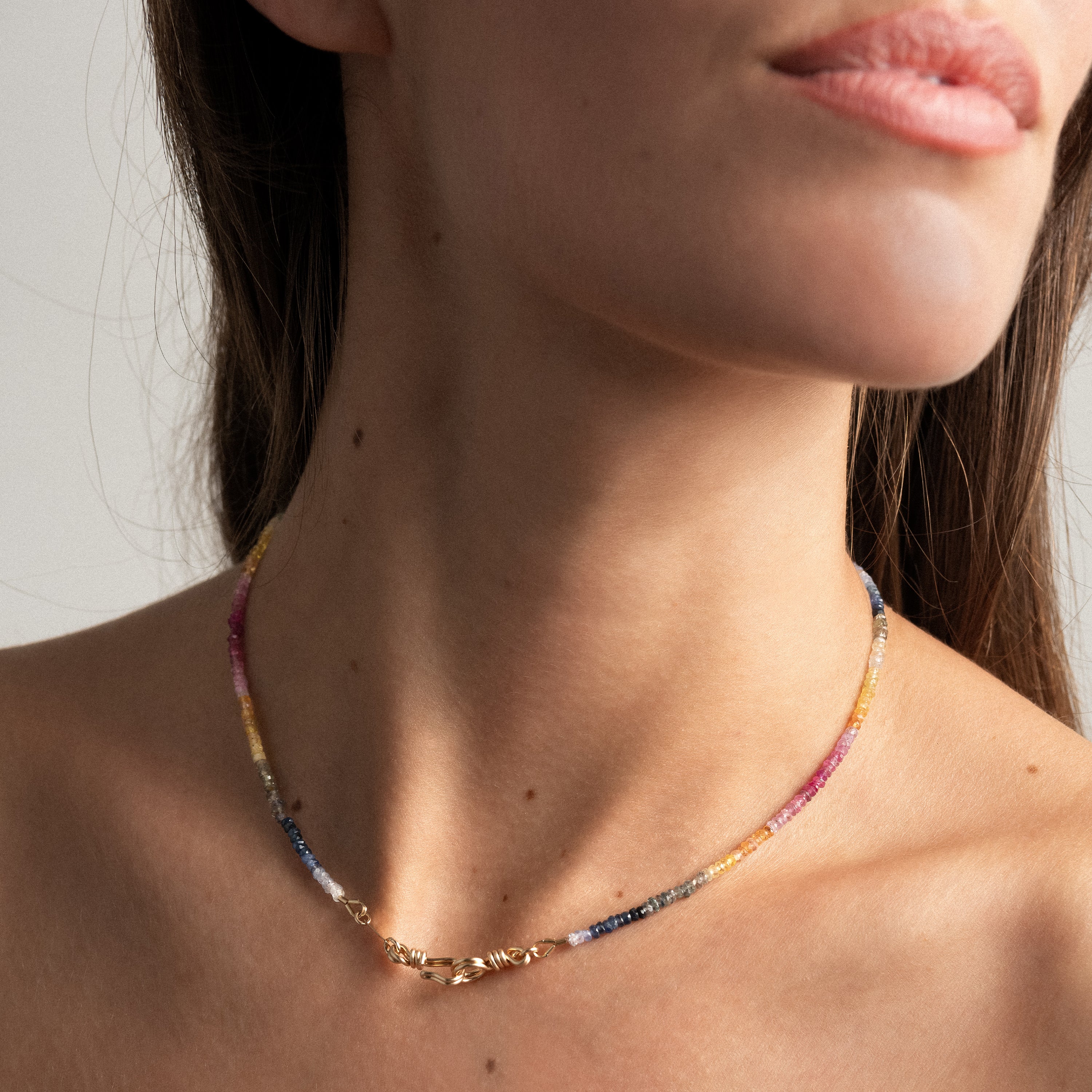 Collana Ras de Cou Rivière Attaccami - zaffiro arcobaleno