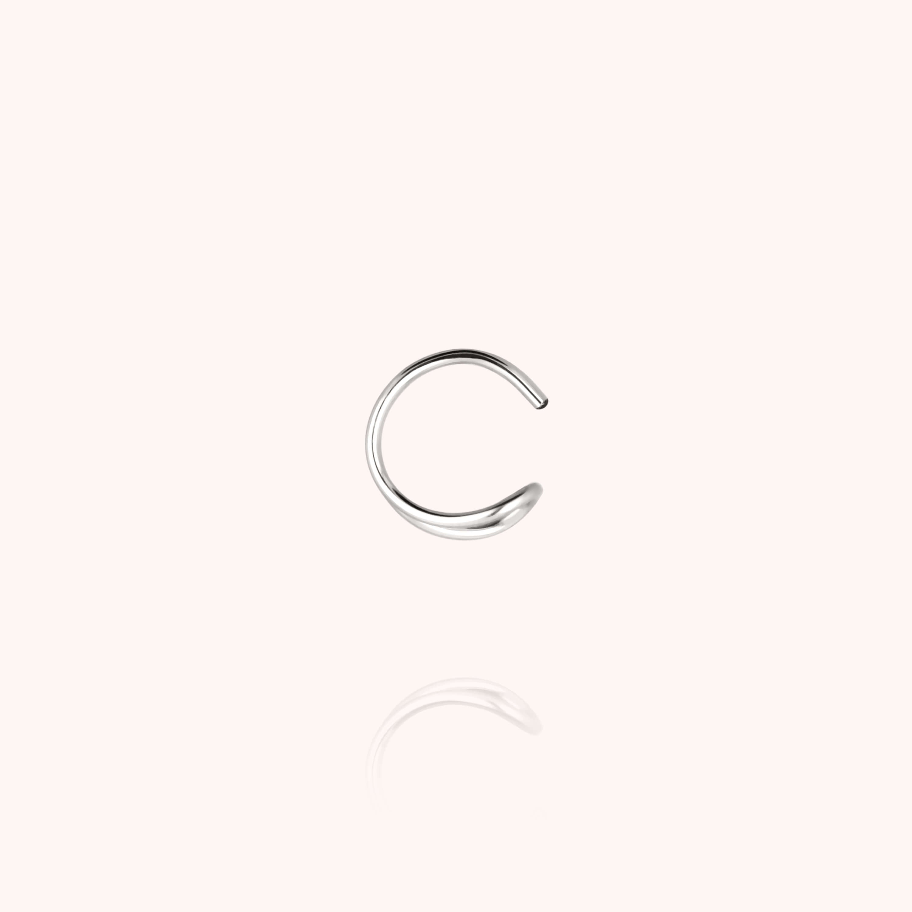 Ear Cuff Outline Lettre E — détail du fil métallique, argent sterling 925