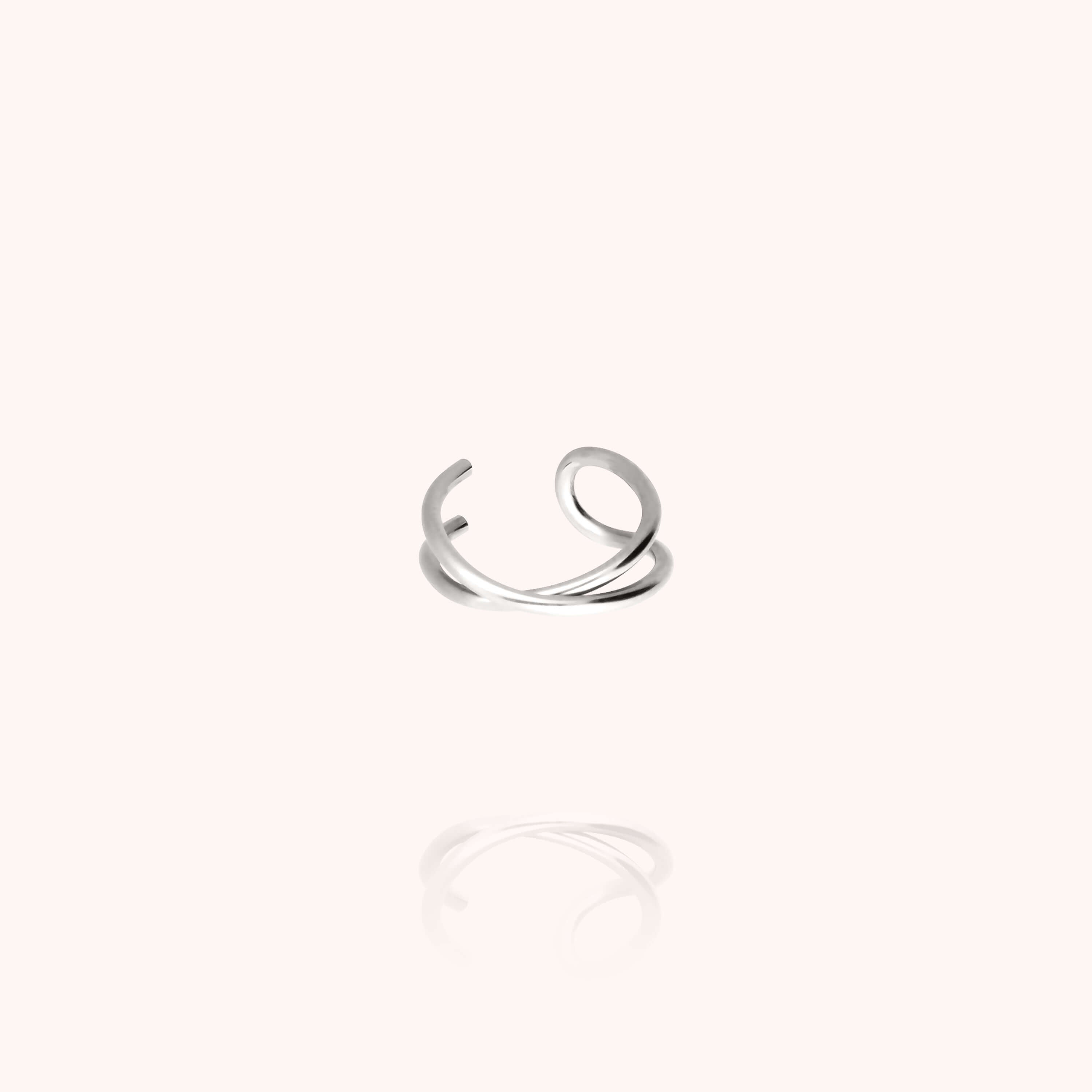 Ear Cuff Outline Lettre L en argent sterling 925 — façonné à la main à Paris