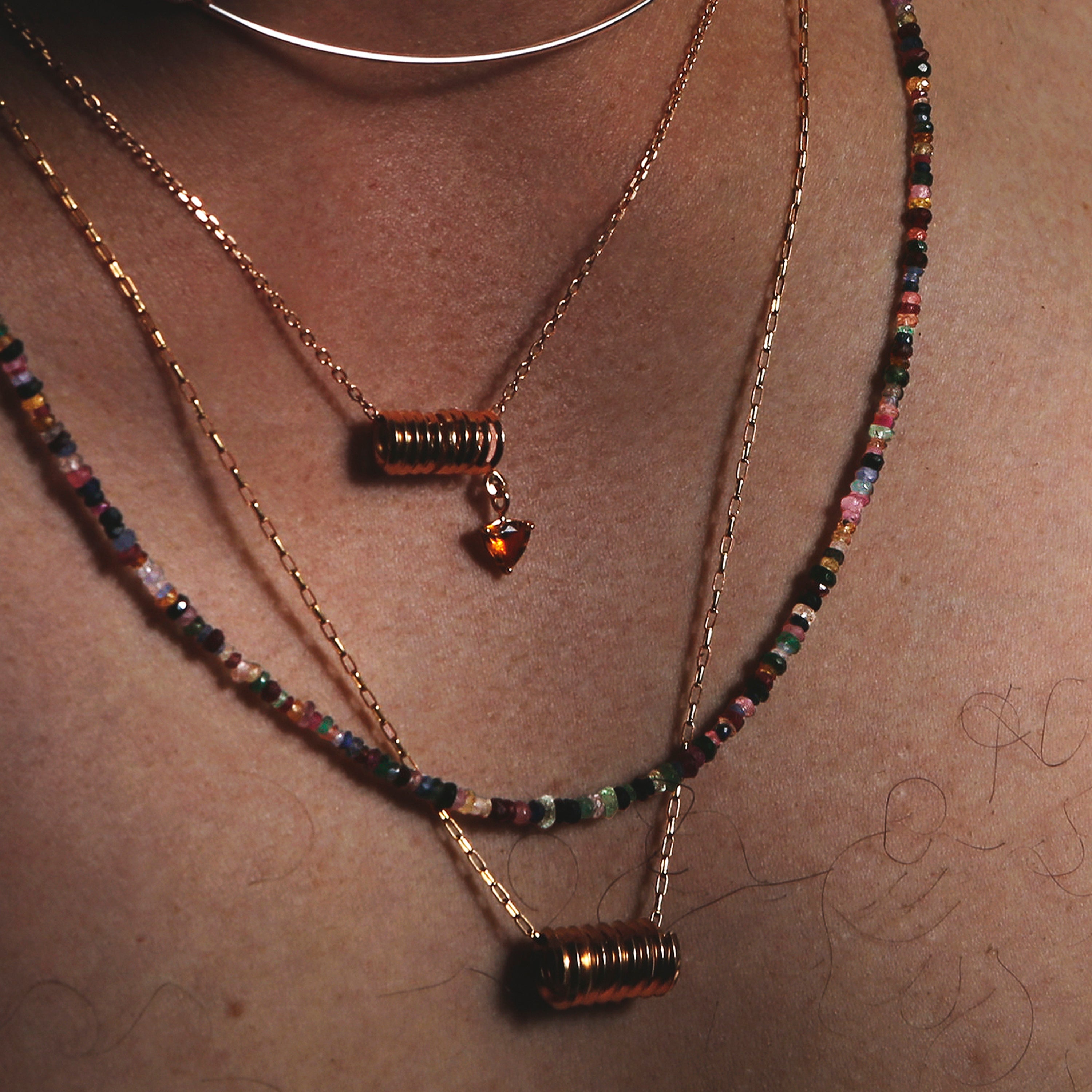 Collier Judd porté au cou — or jaune laminé livraison express sécurisée