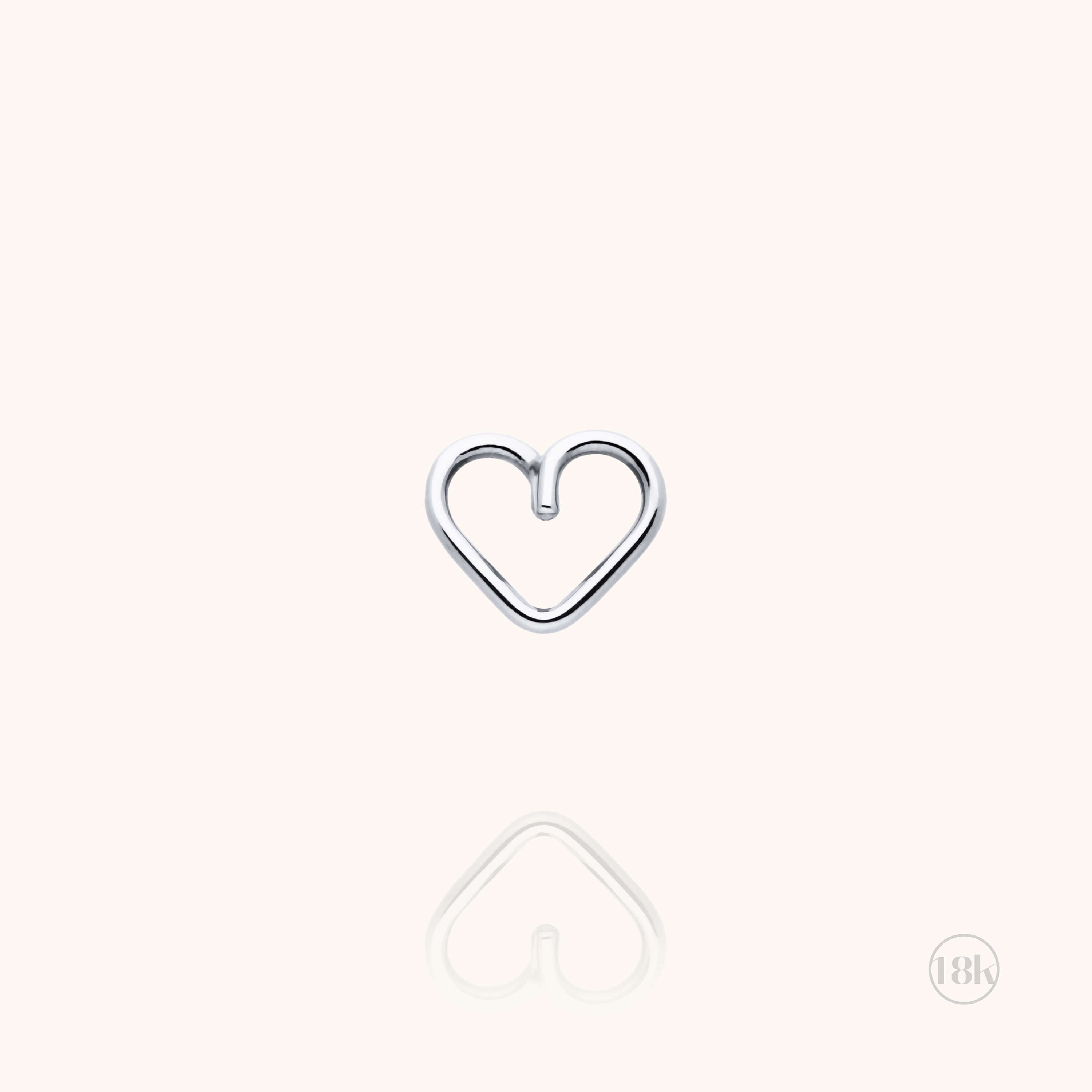 Puce Coeur Individuelle porté à l'oreille — qualité artisanale garantie