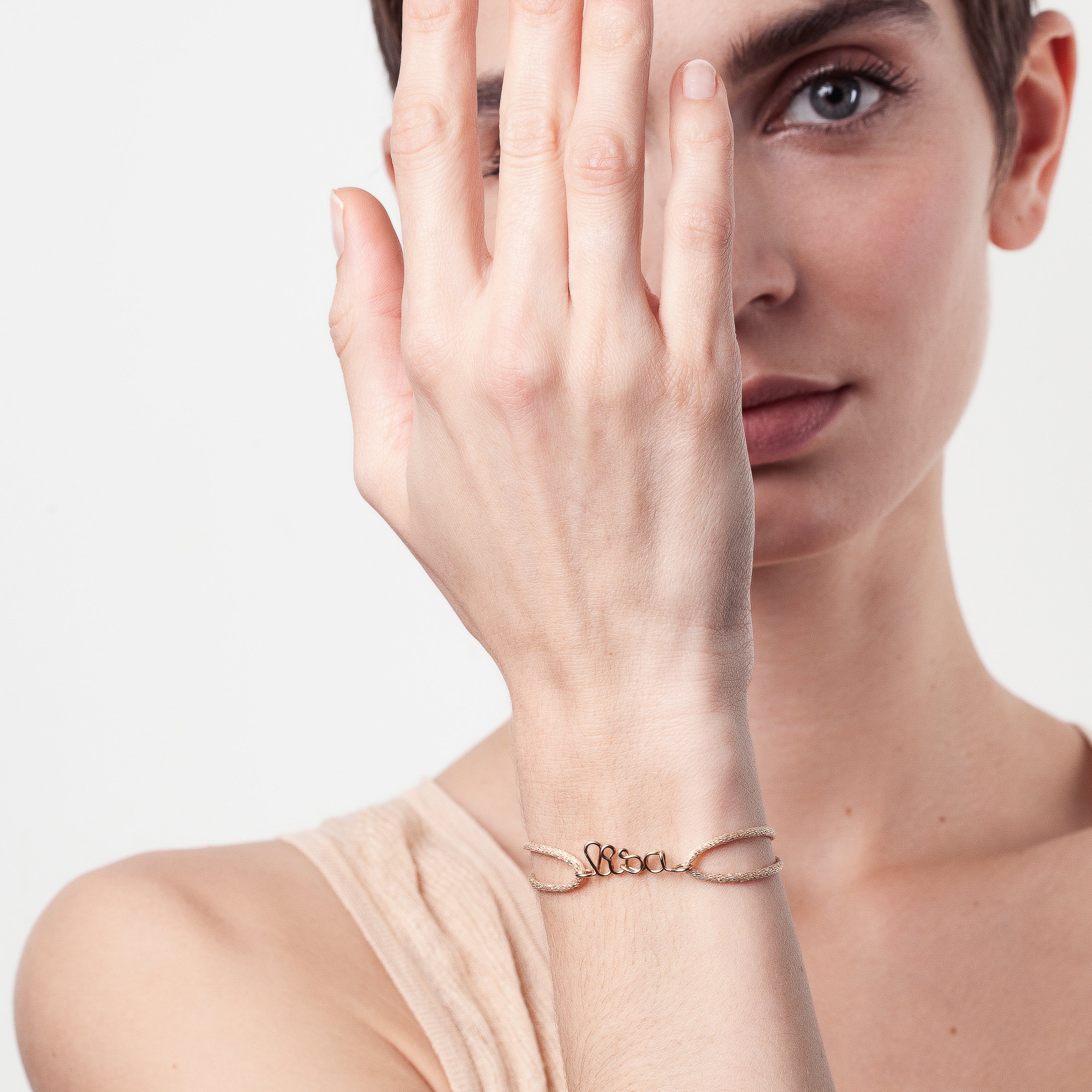 Bracelet Cordon Lurex Personnalisé porté au poignet — or jaune laminé livraison soigneuse garantie