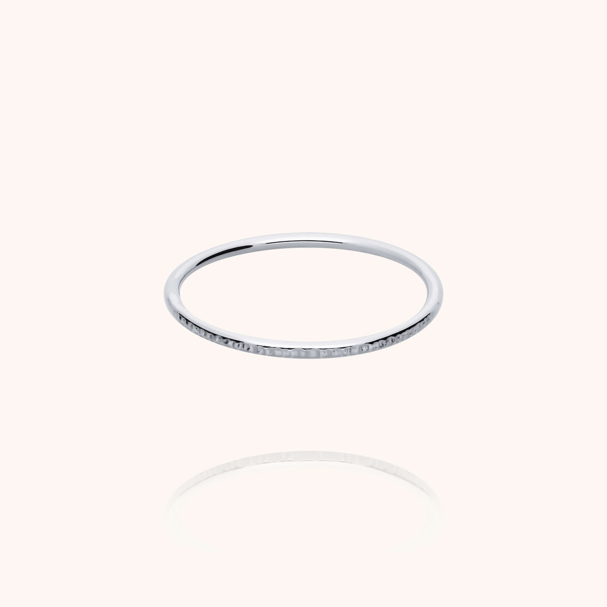 Ring Héra Ciselée Nr. 3 aus 18 Karat Weißgold — handgefertigtes Schmuckstück