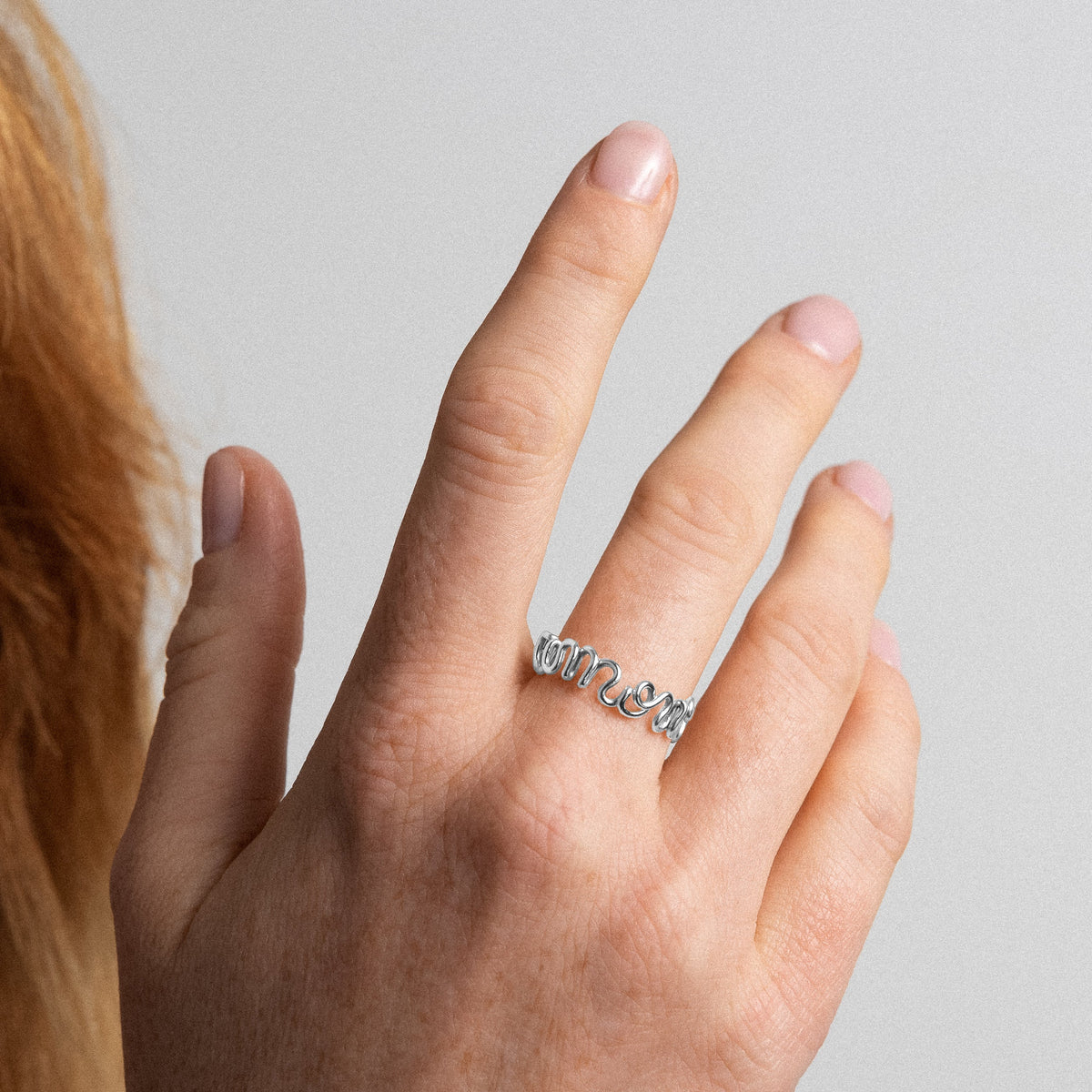 Anello Originale Amour indossato al dito — argento sterling 925 spedizione rapida e sicura