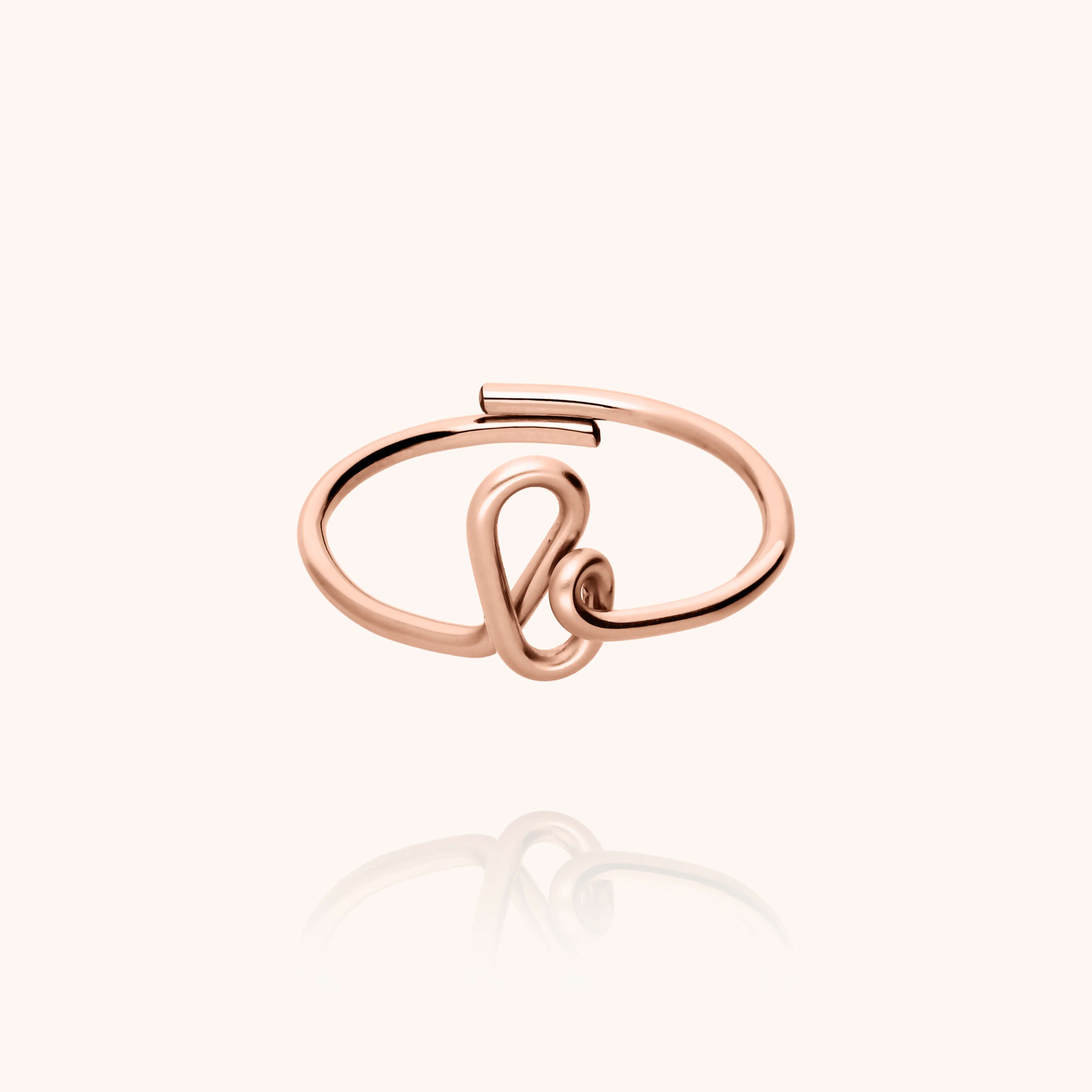 Bague Originale Initiale en or rose laminé — bijou fait main Atelier Paulin