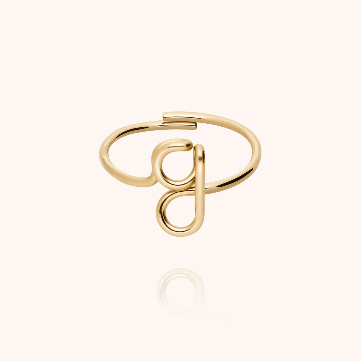 Anello Originale Iniziale, portato al dito