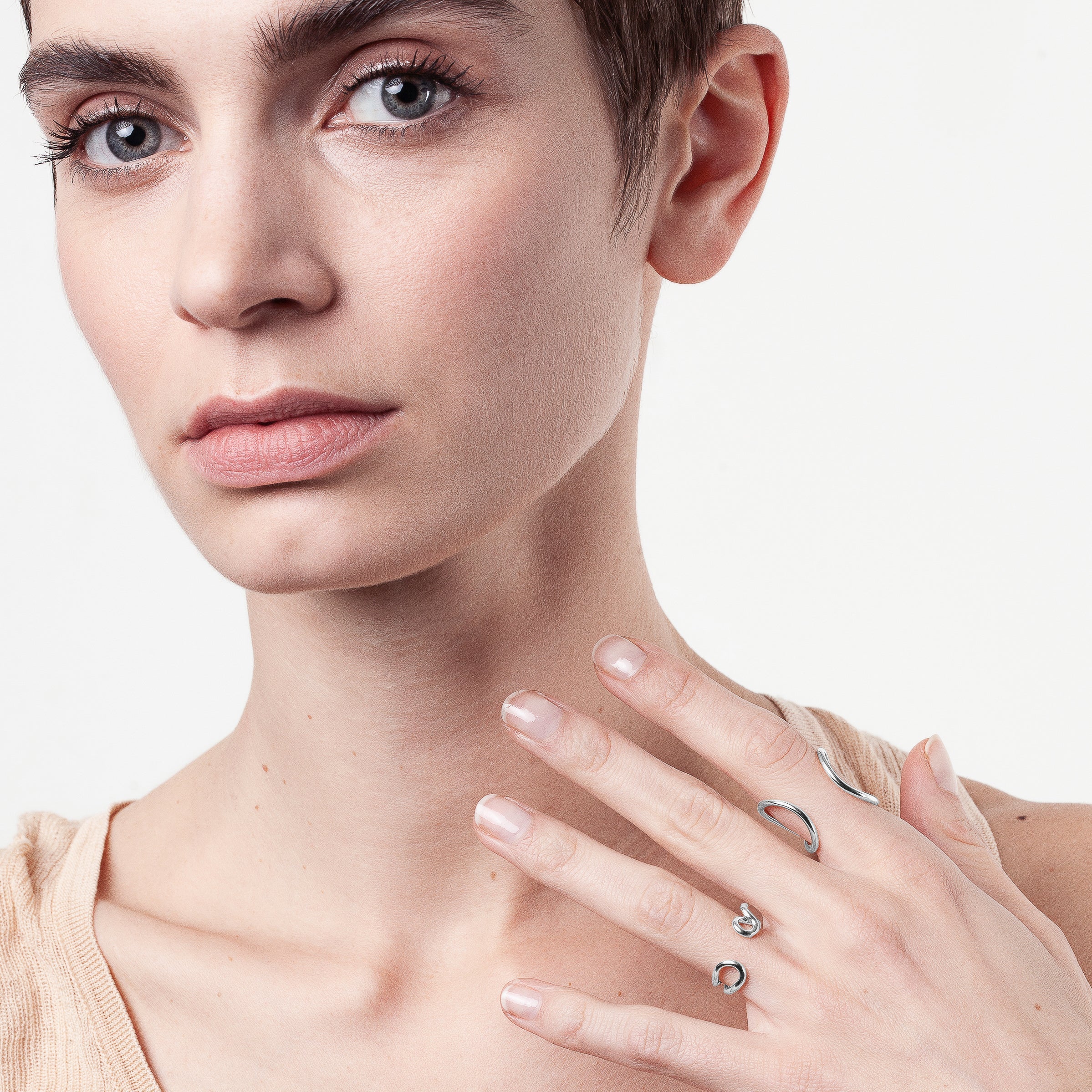 Bague Outline Lettre O — cadeau idéal personnalisable