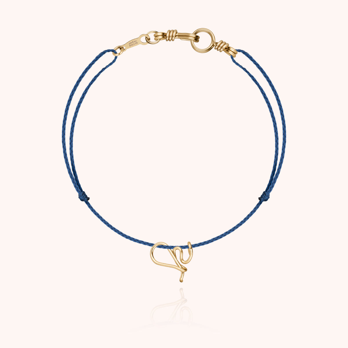 Armband Kordel Uni Initiale Mini Attache moi „K“ in 18 Karat Gelbgold, Kordel Mineralblau