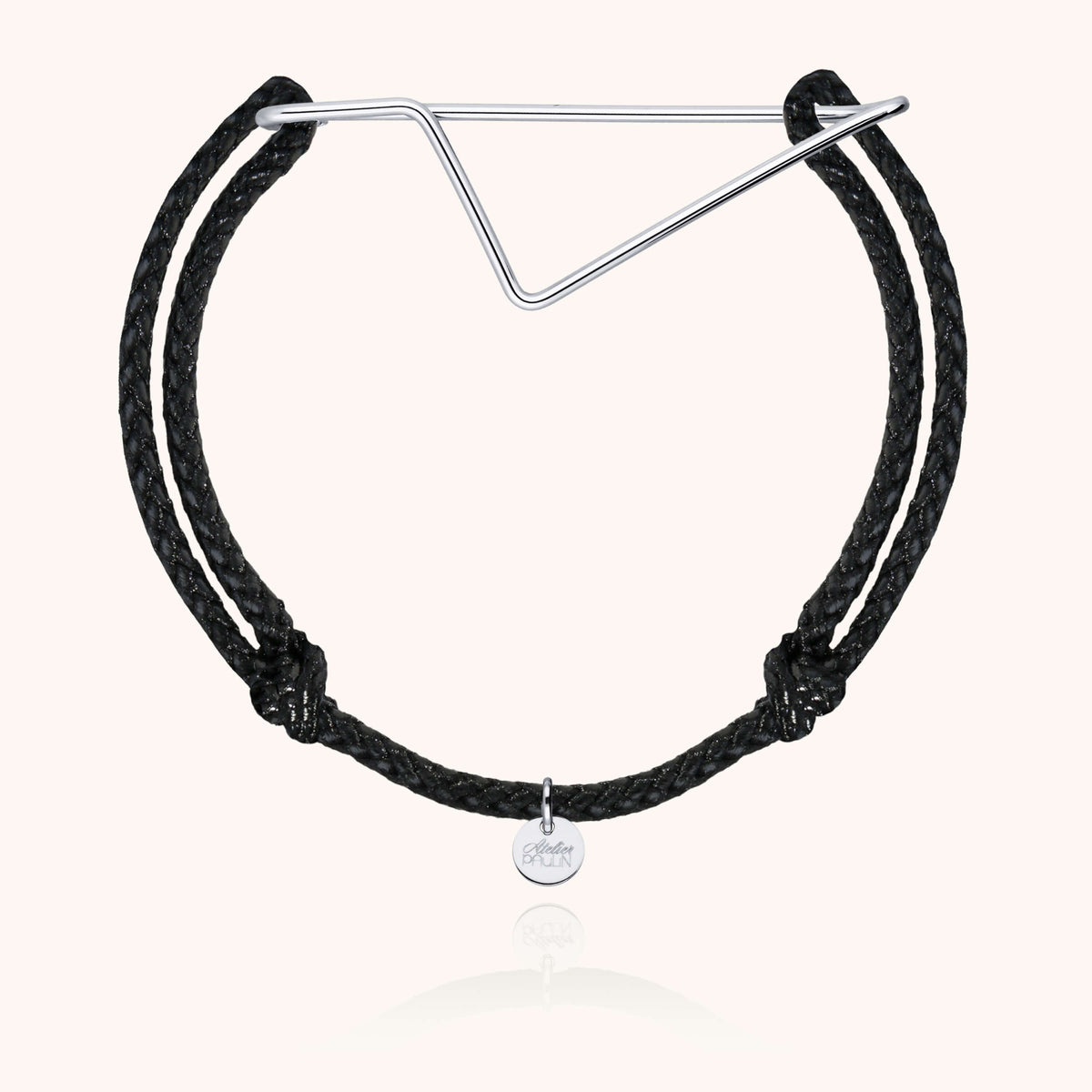 Vista di profilo di Bracciale Cordino Corsica che mostra lo spessore del filo d'argento sterling 925