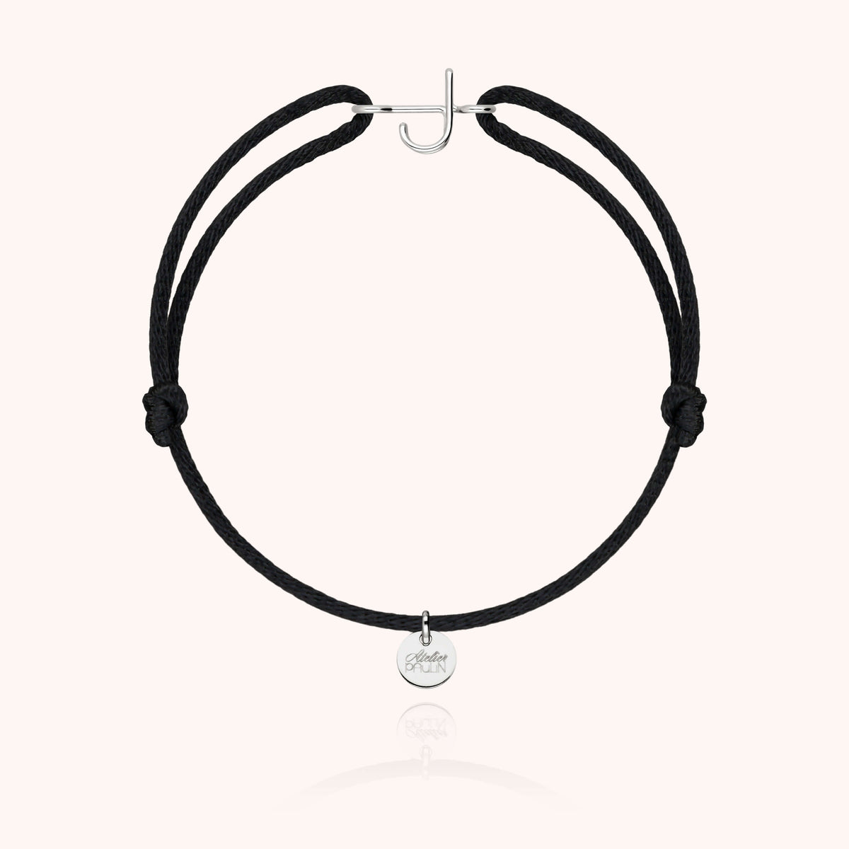 Kordelarmband Capitale Initiale aus 18K Weißgold — personalisierbares Armband Atelier Paulin