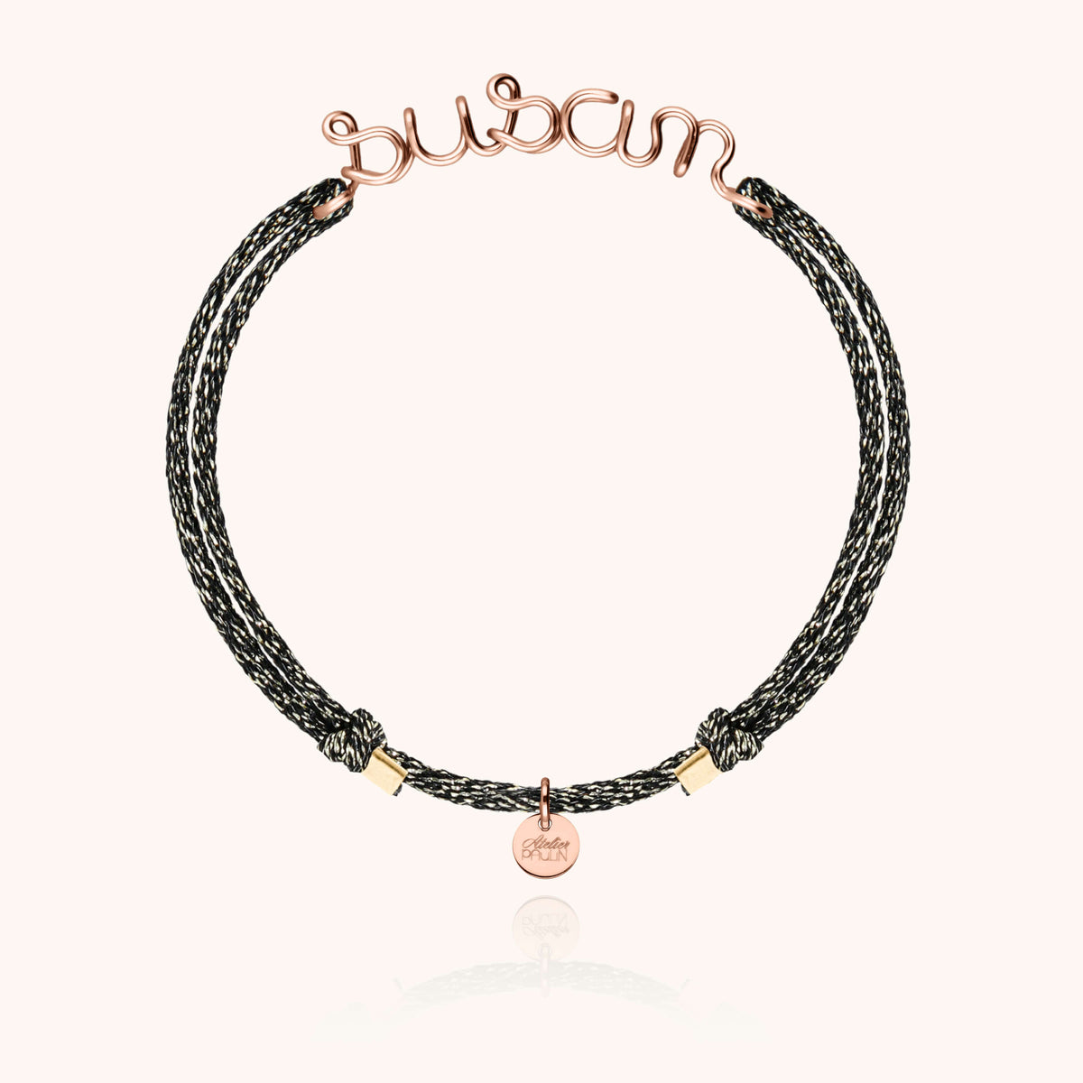 Primo piano del filo d'oro rosa laminato 14k su Bracciale Cordino Lurex Personalizzato
