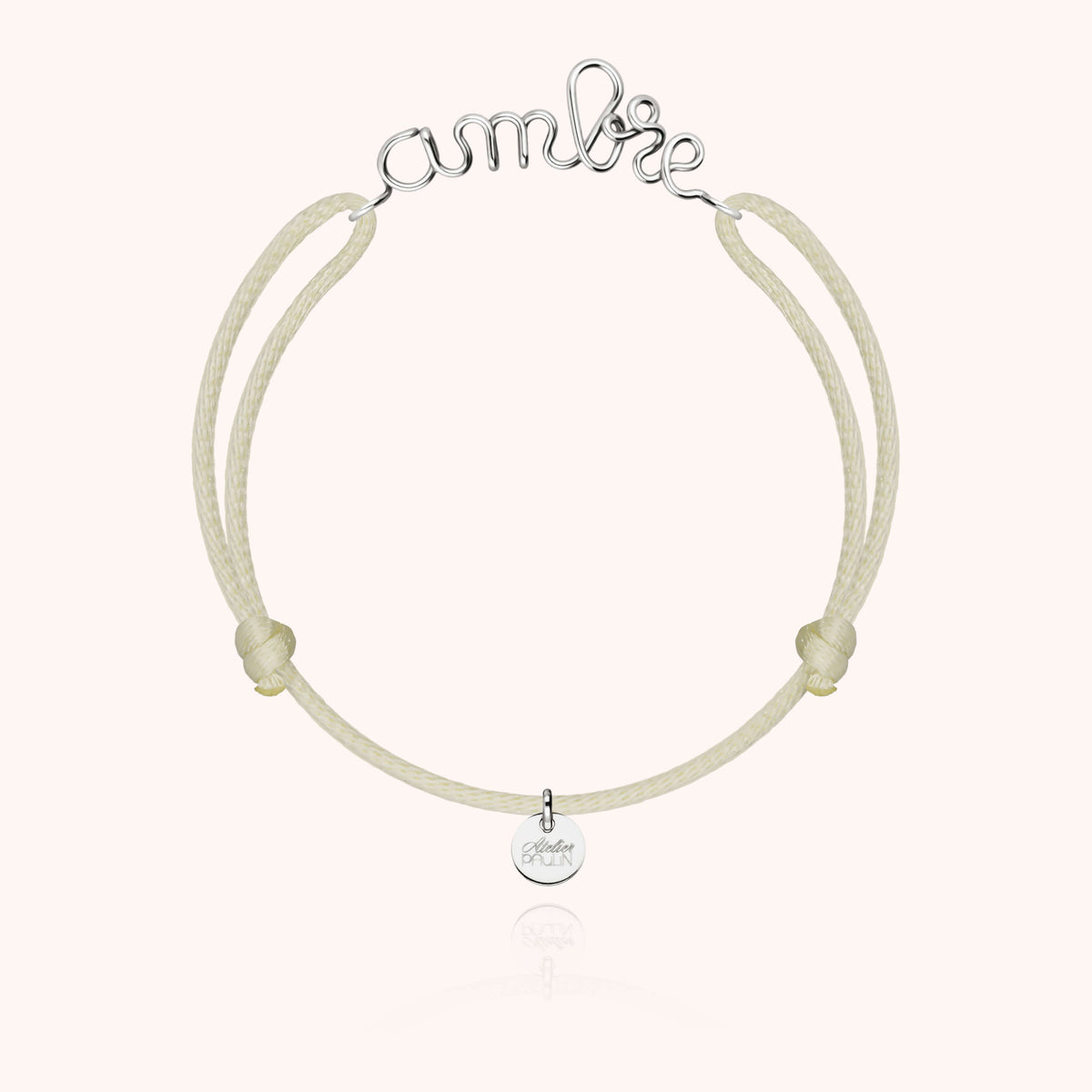 Dettaglio della modellatura a mano su Bracciale Cordino Originale Personalizzato in filo d'argento sterling 925