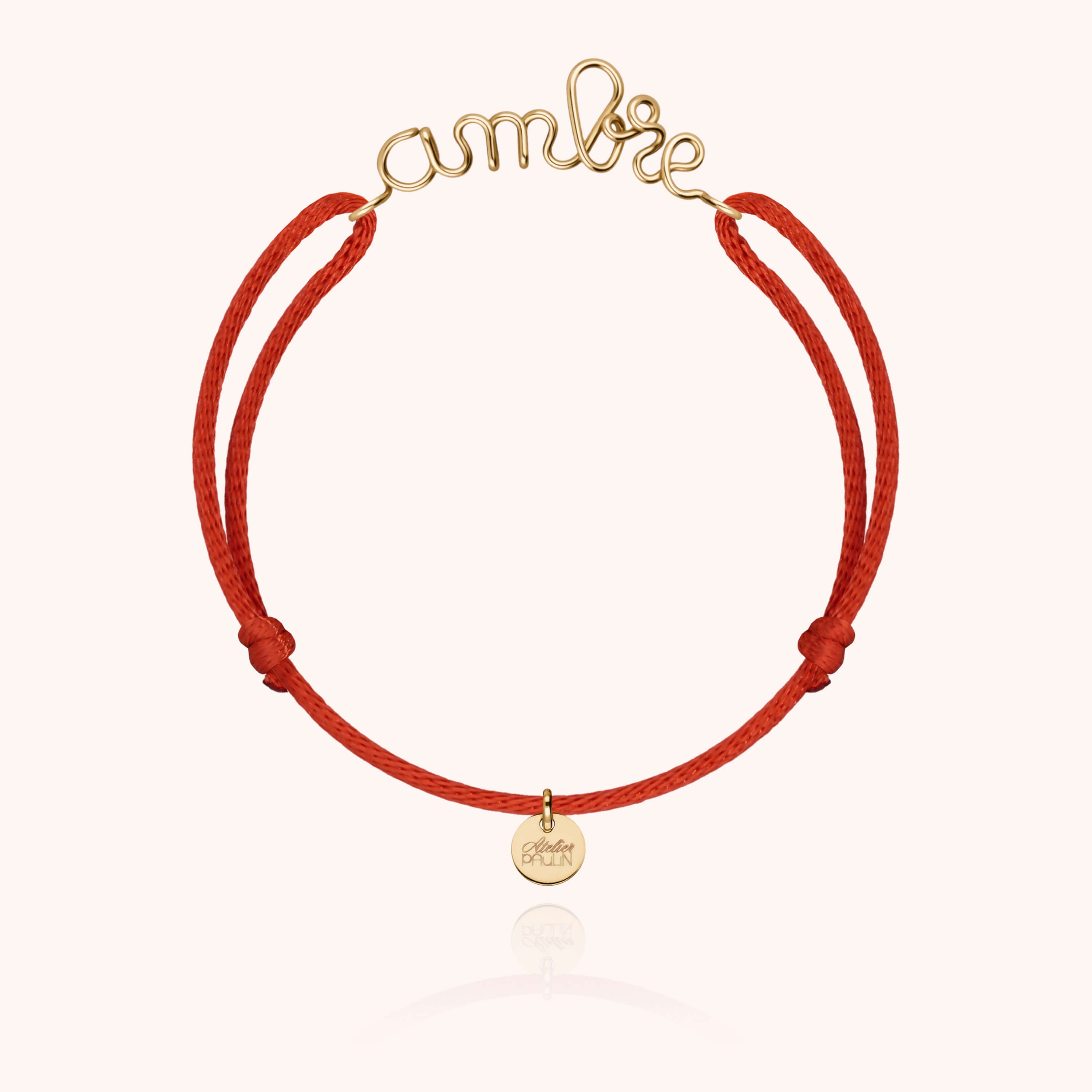 Bracelet Cordon Original Personnalisé porté au poignet — or jaune 18K expédition rapide et sécurisée