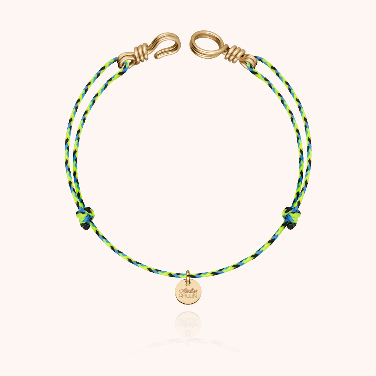 Armband Kordel Slim Knot Attache moi — Nahaufnahme des Verschlusses, Gelbes Goldfilled