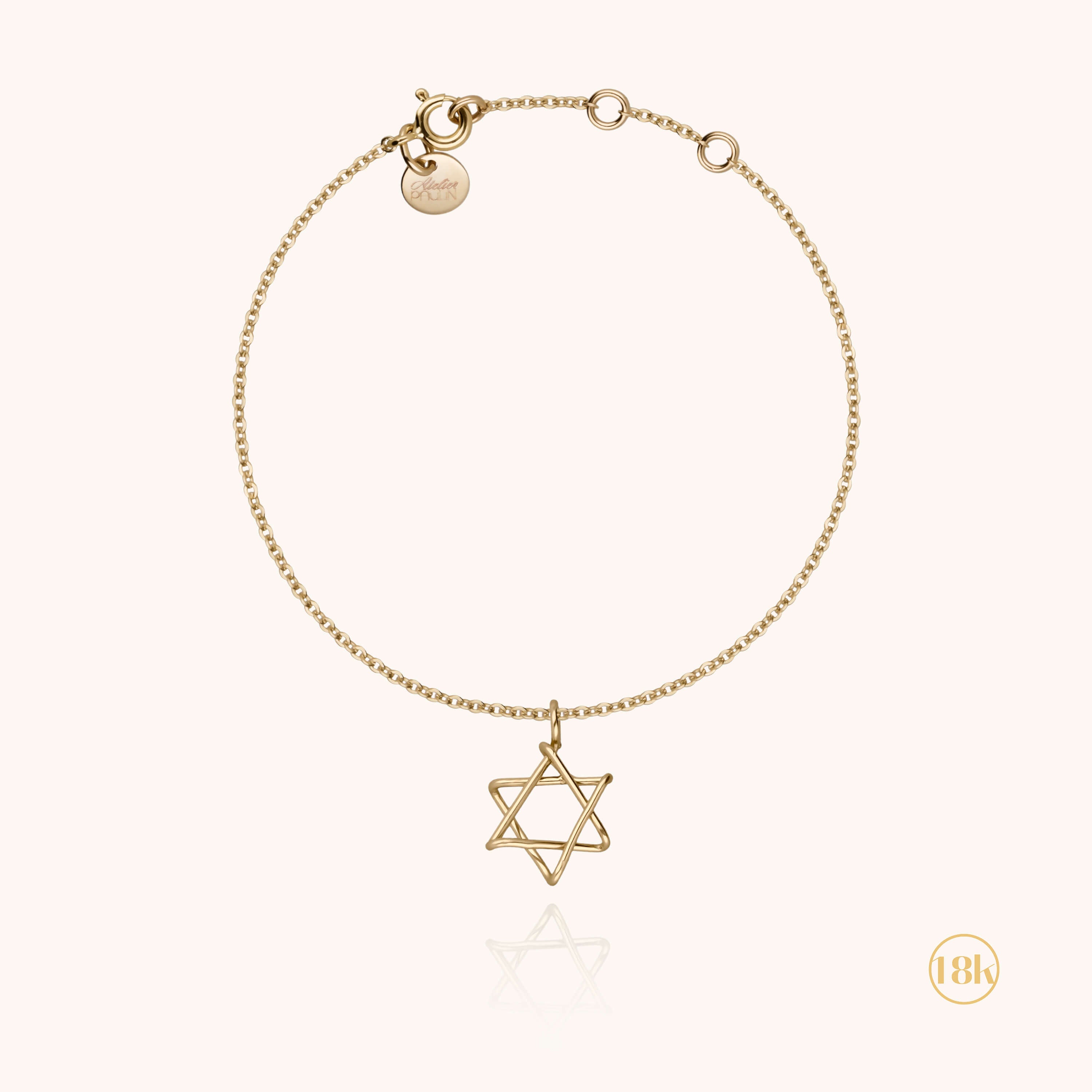 Bracelet enfant avec étoile de David porté au poignet, chaîne Richelieu